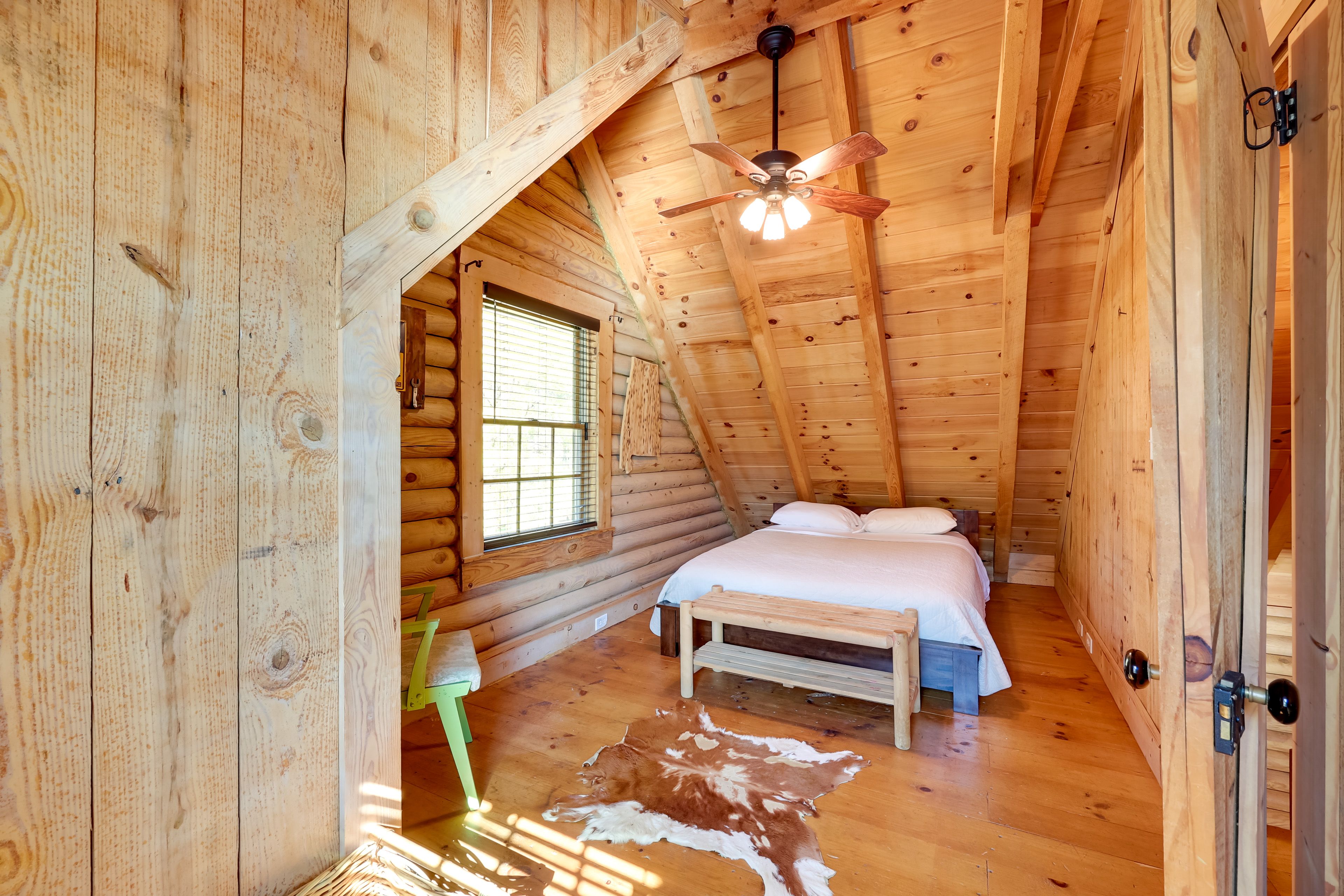 Bedroom 2 | Queen Bed | 2nd Floor
