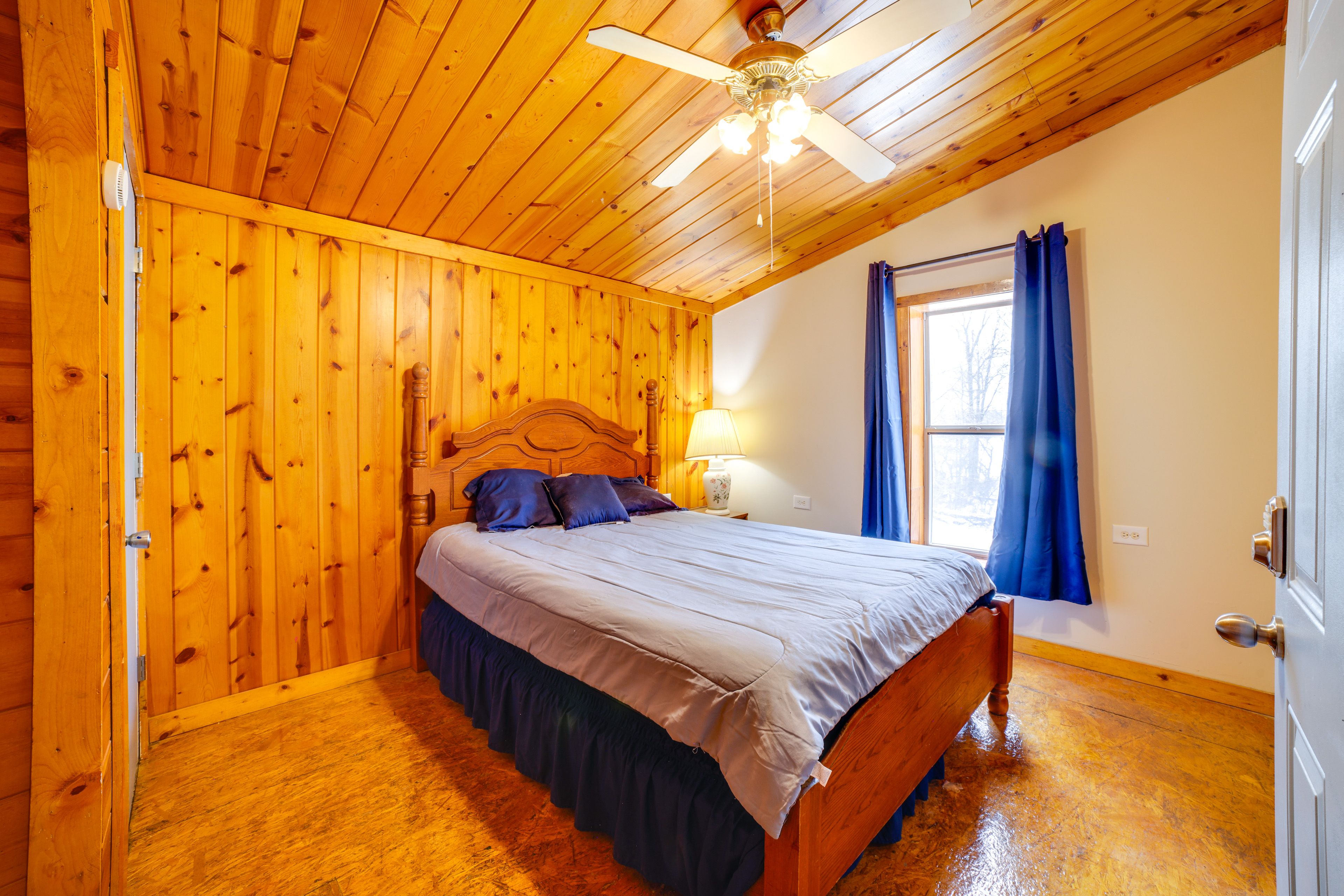 Bedroom 1 | Queen Bed | Linens Provided