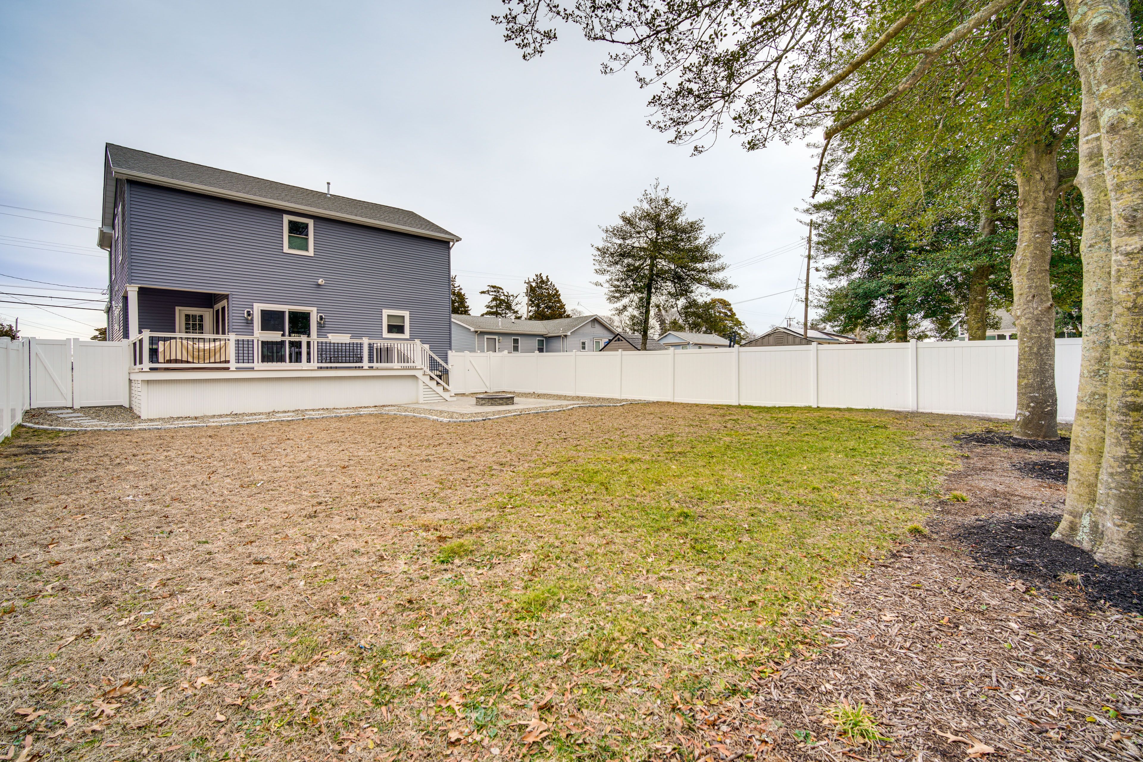 Private Backyard Area | Outdoor Shower | Fire Pit | Grill