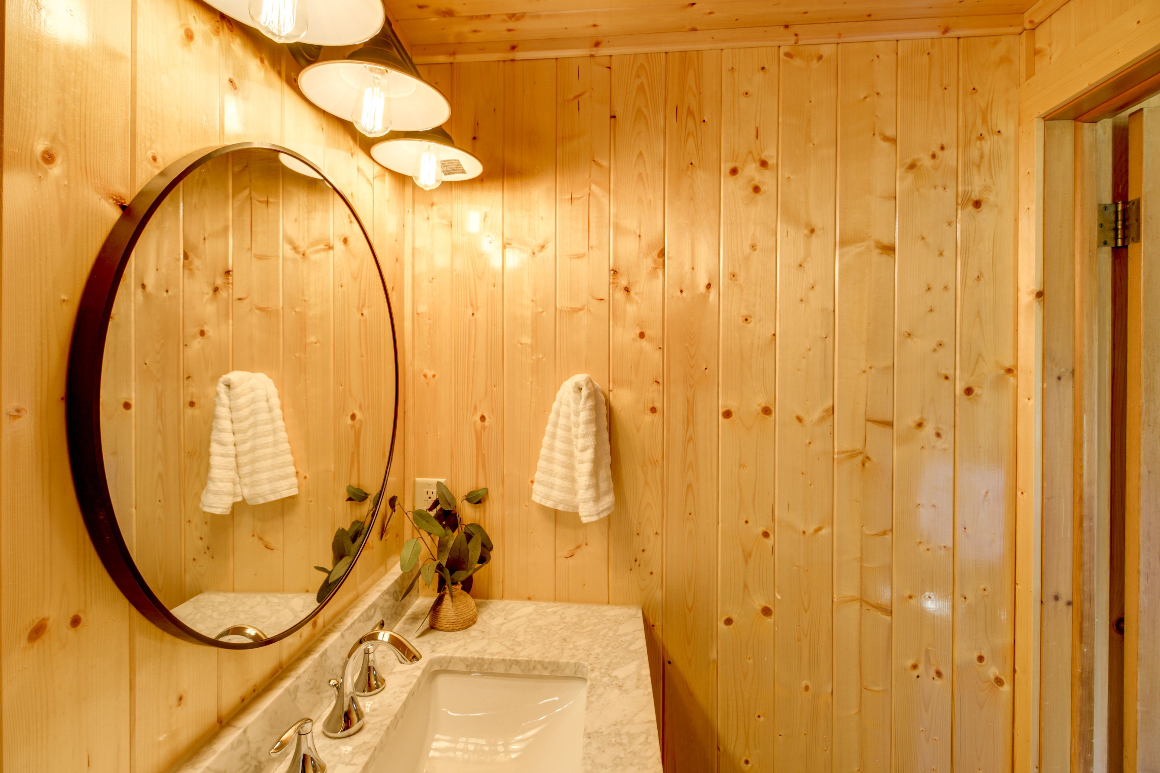Cabin 1 En-Suite Bathroom | 1st Floor