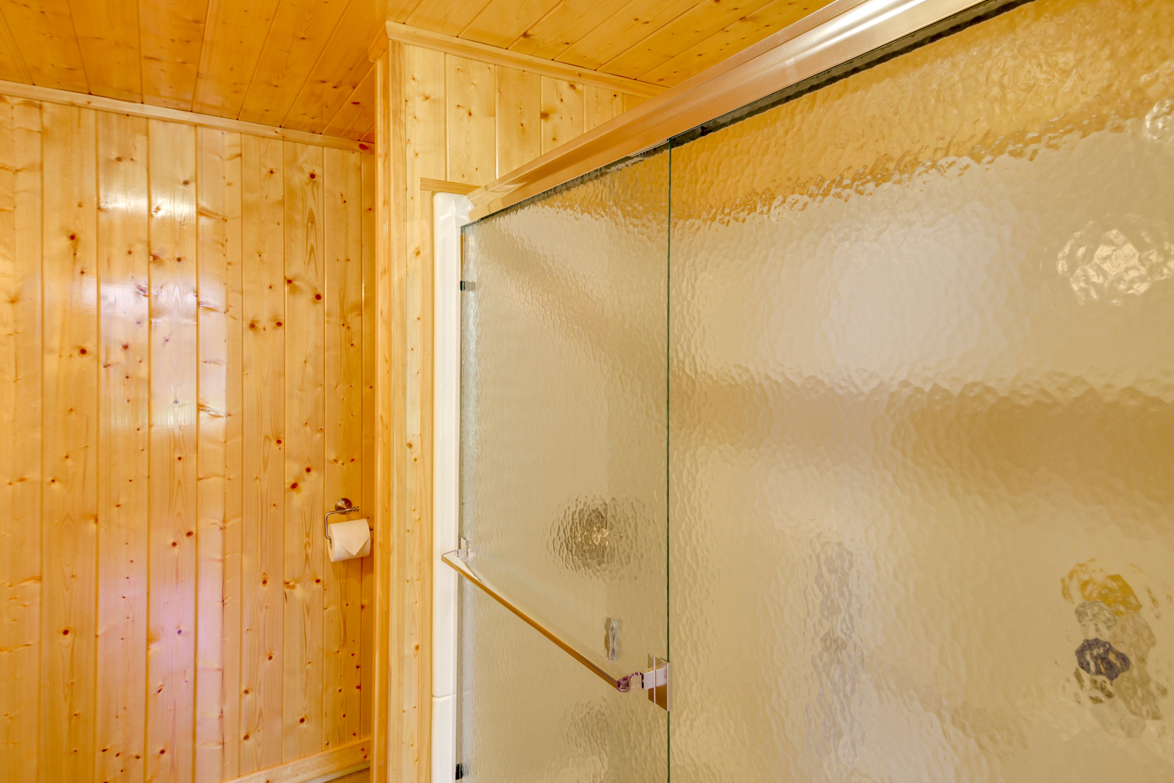 Full Bathroom | 1st Floor