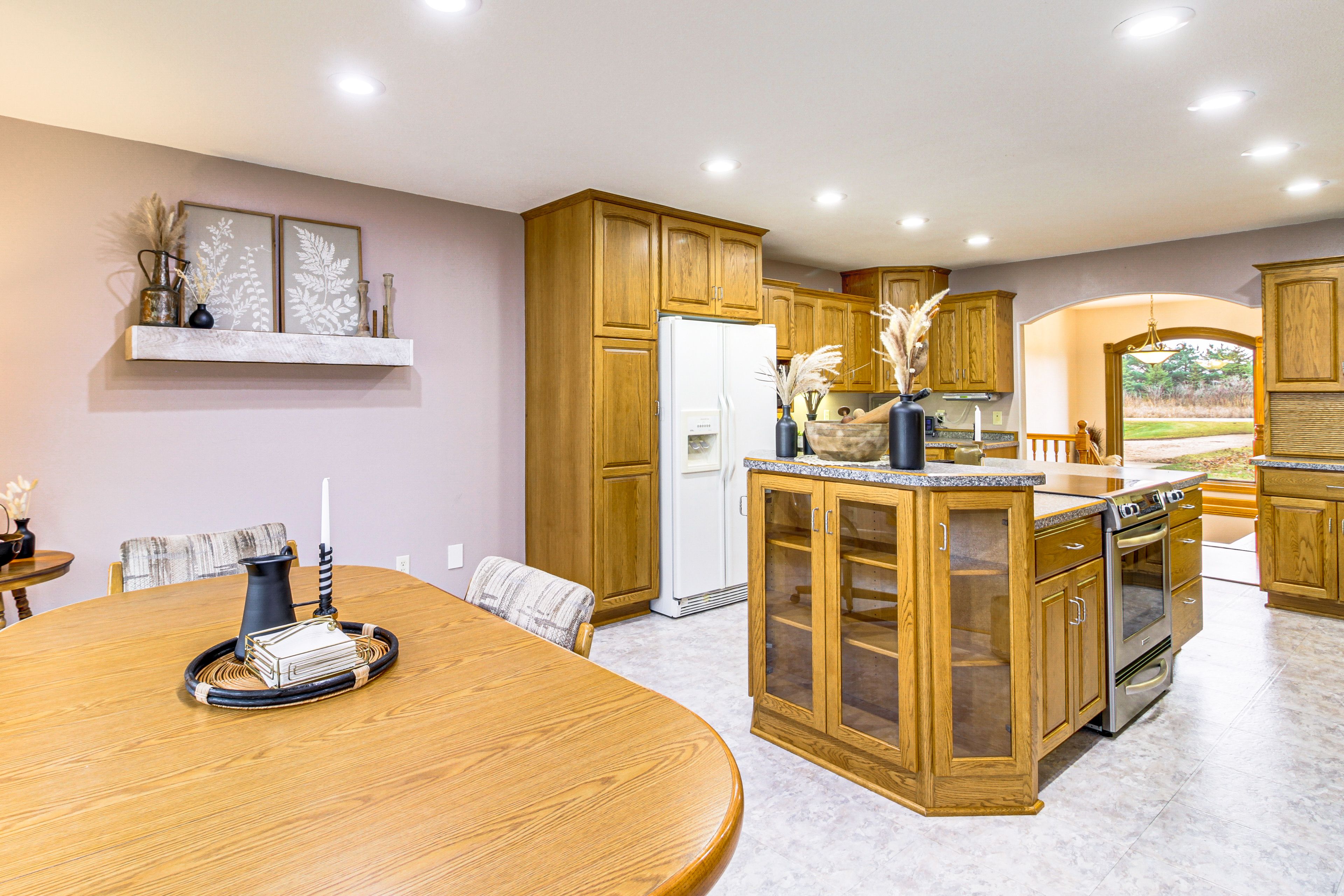 Breakfast Nook | Main Level