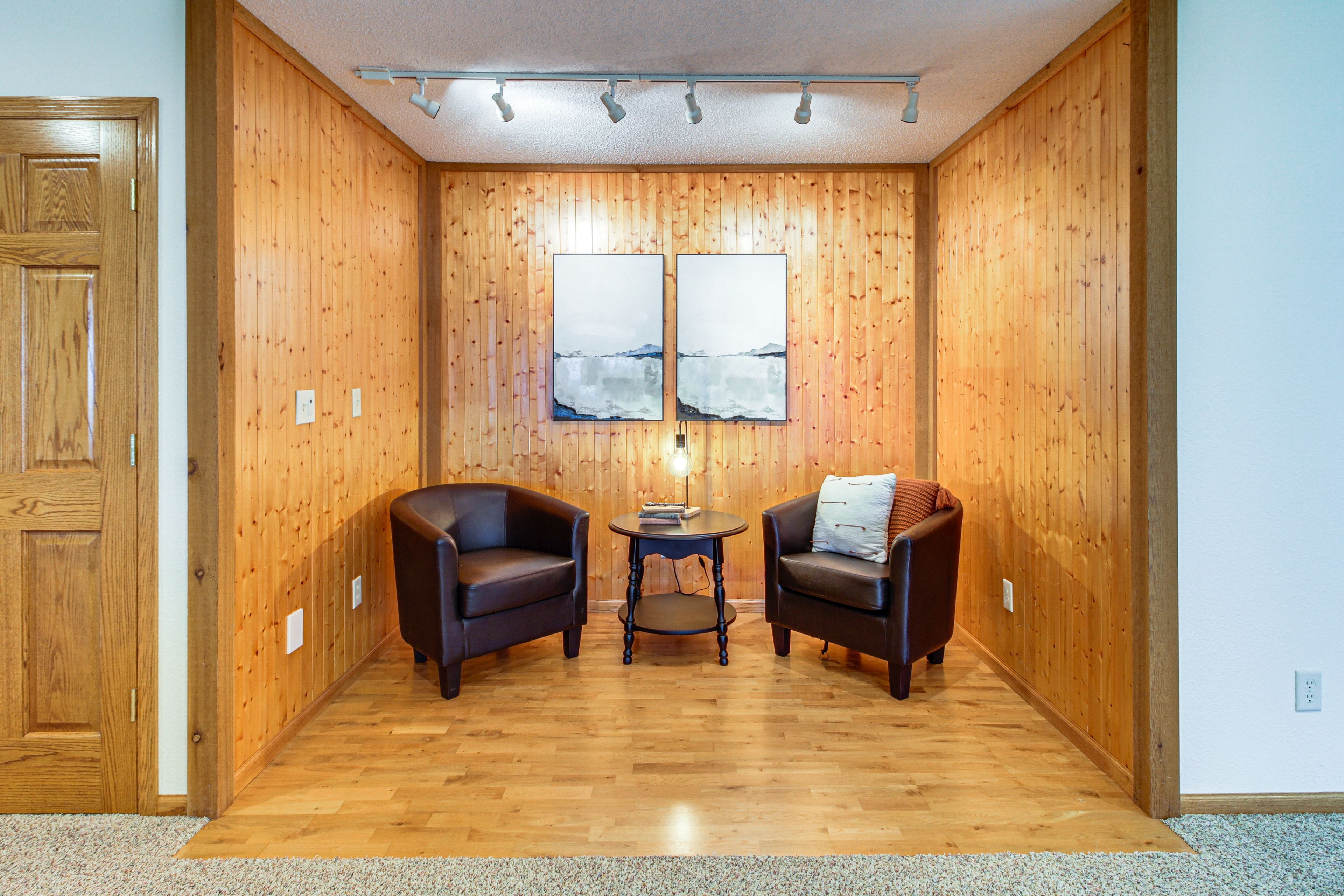 Sitting Area | Lower Level