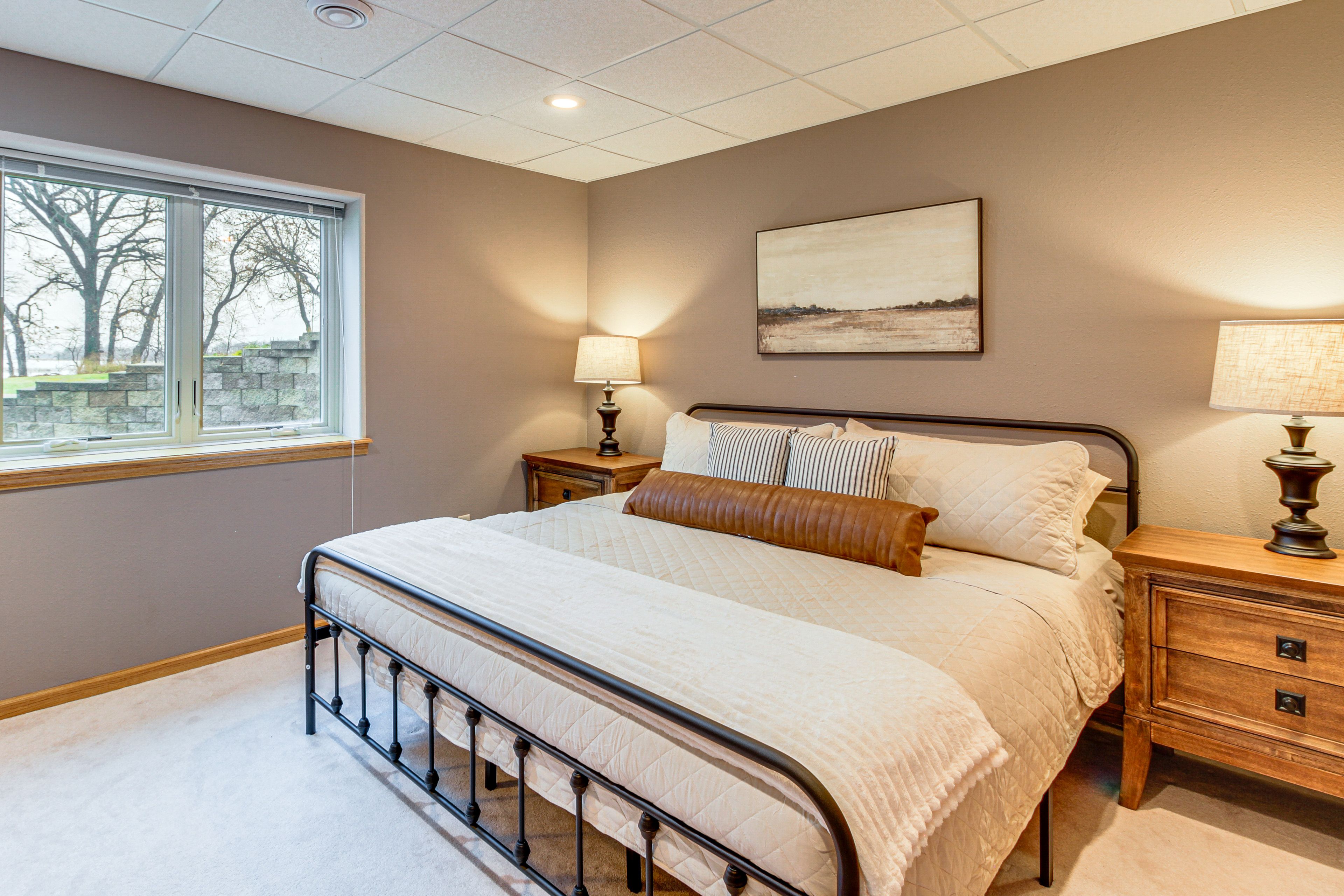 Bedroom 3 | King Bed | Smart TV | Lower Level