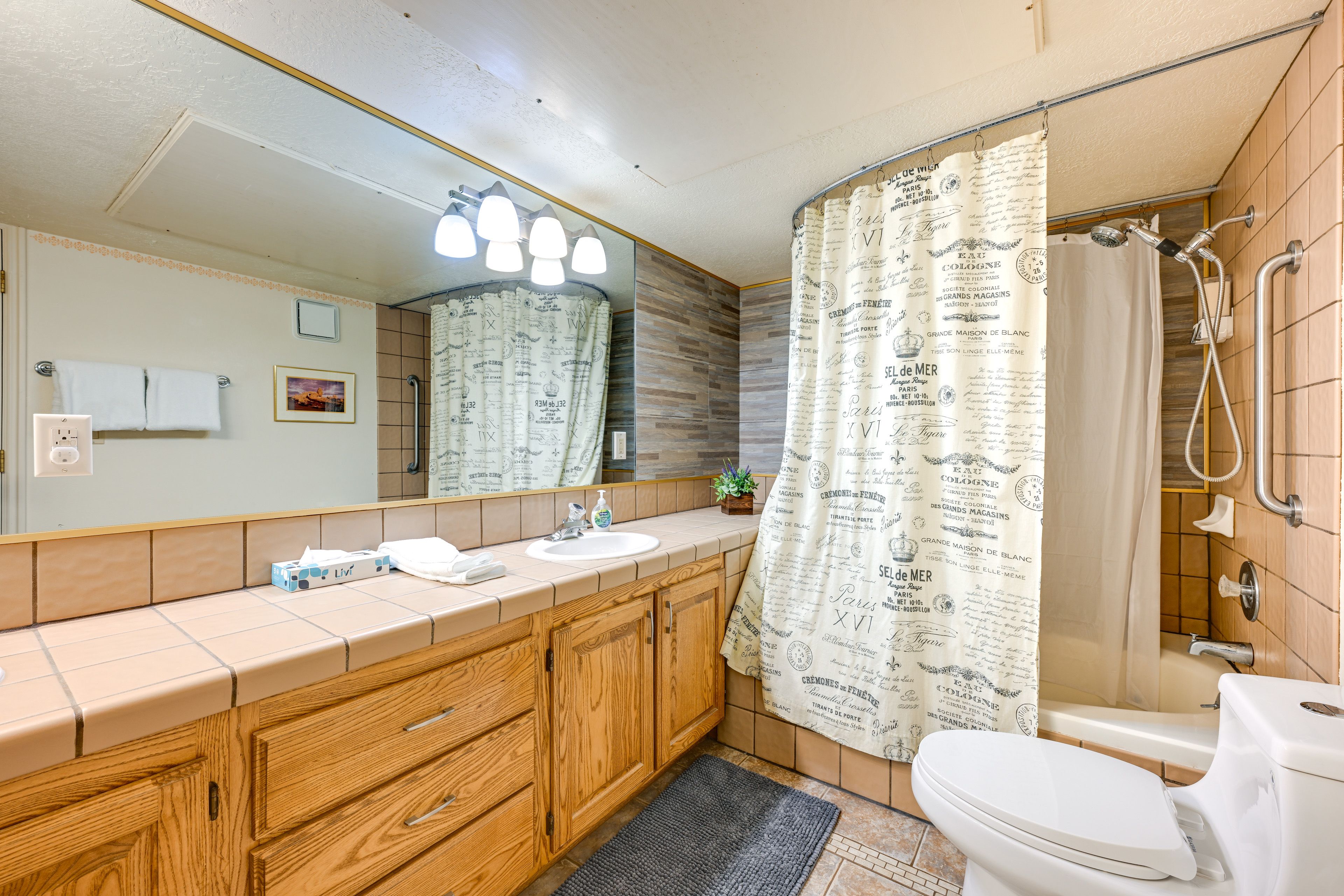 Full Bathroom