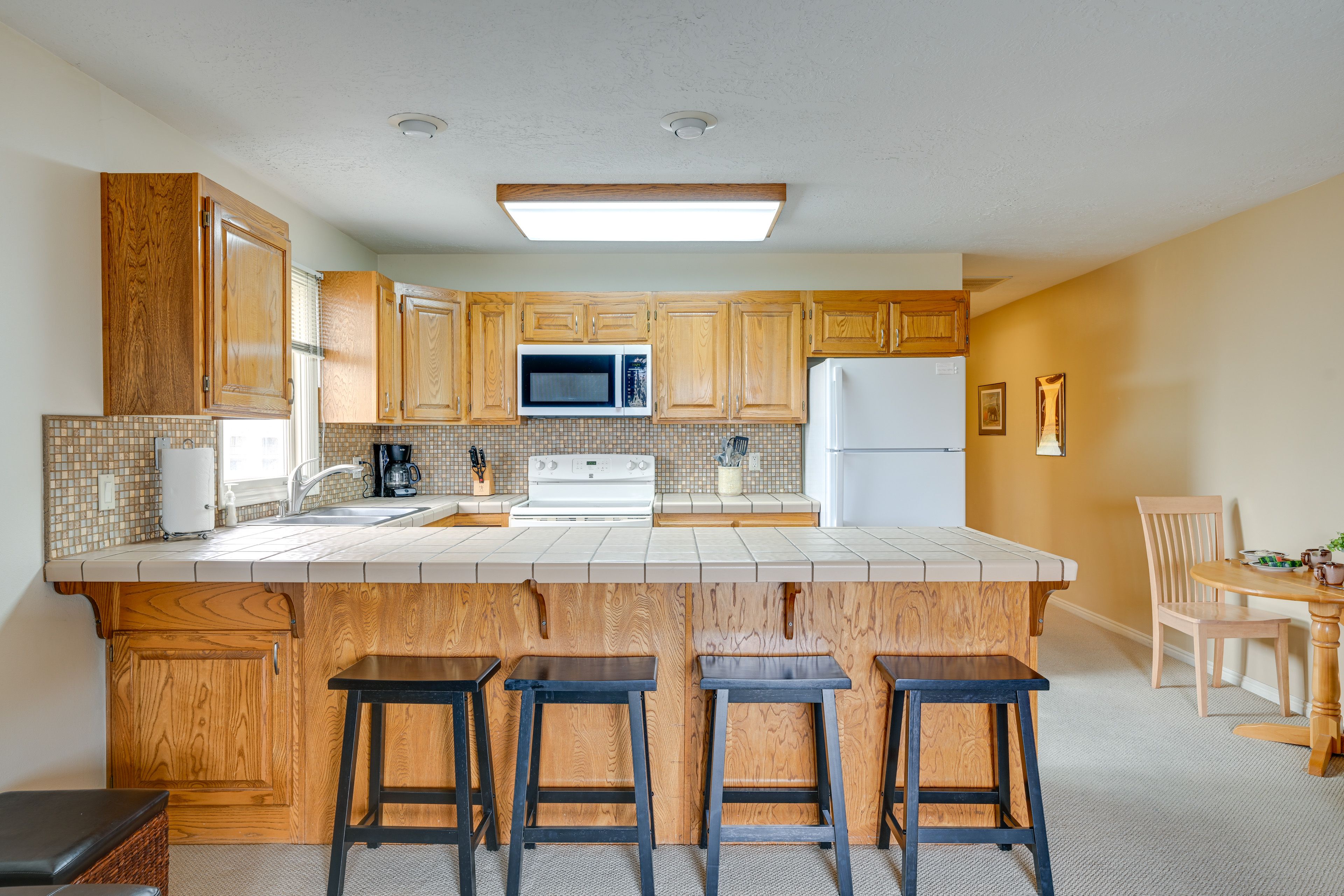 Kitchen | Drip Coffee Maker | Dishwasher | Cooking Utensils