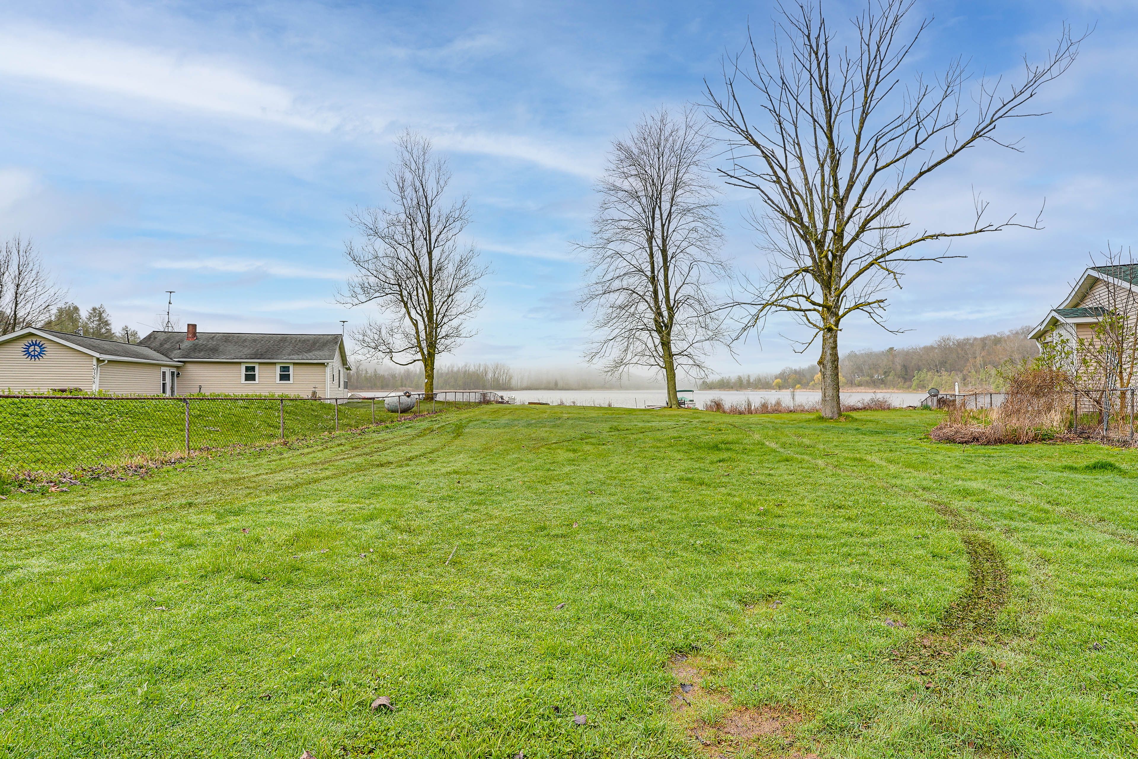 Neighborhood Lake & Dock Access