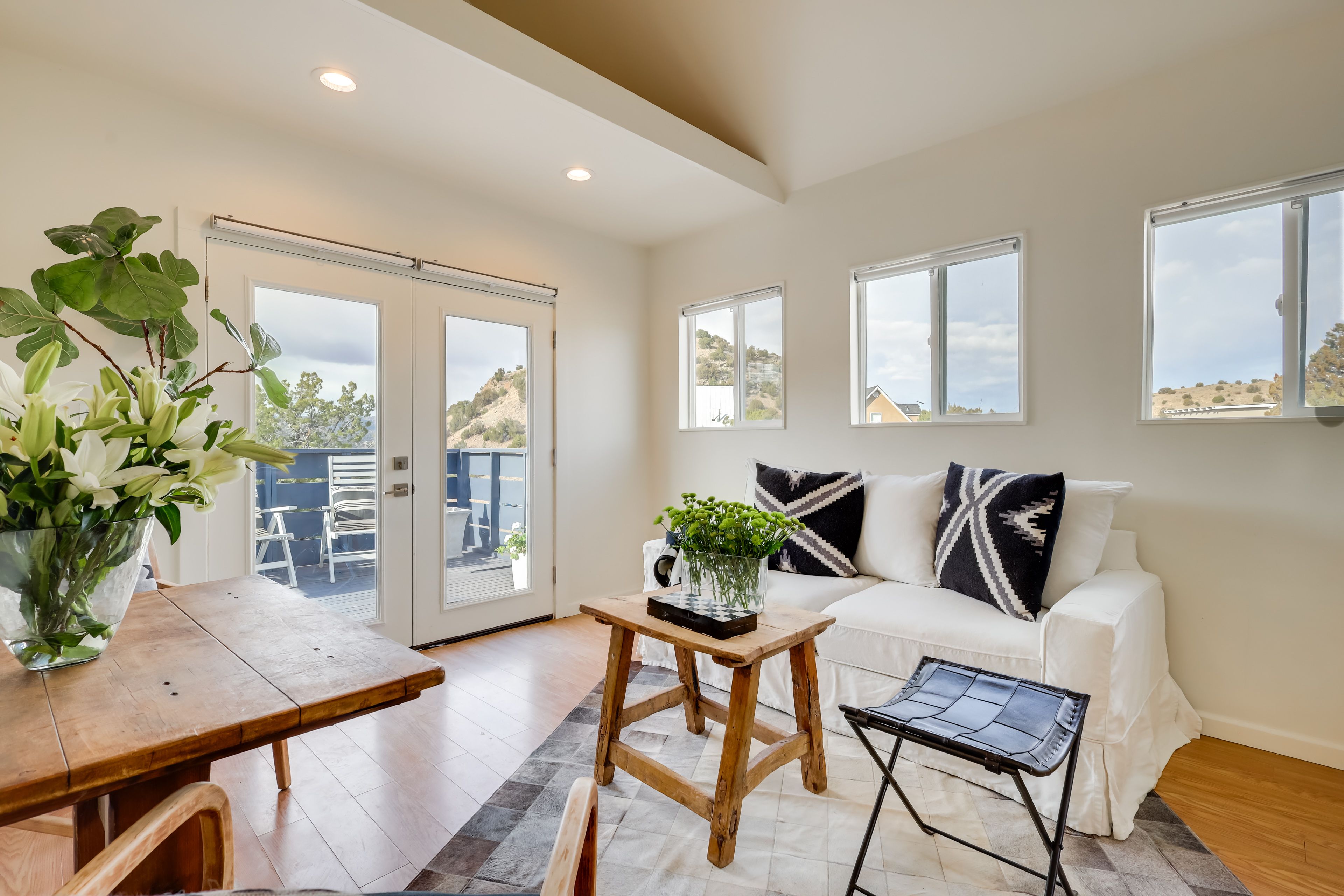 Los Cerrillos Vacation Rental | 1BR | 1BA | 700 Sq Ft | Steps Required