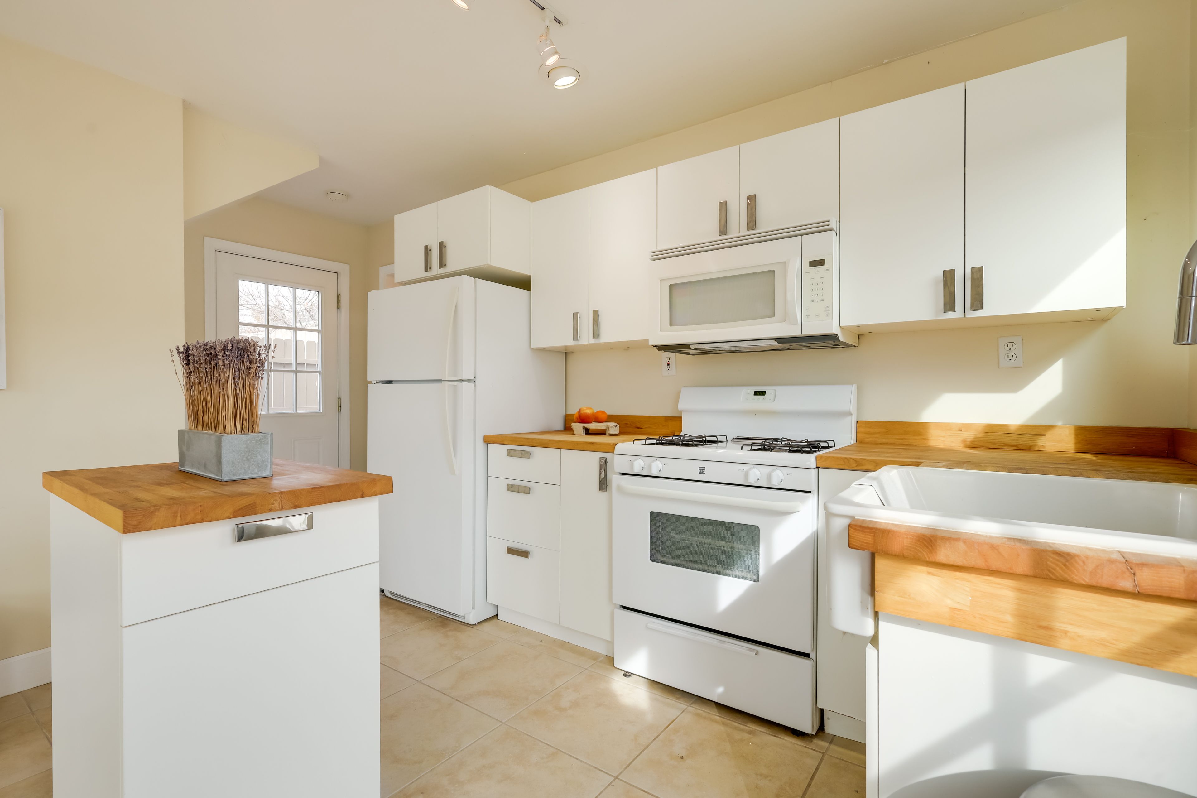 Kitchen | Cooking Basics | Keurig Coffee Maker | Toaster Oven | 1st Floor