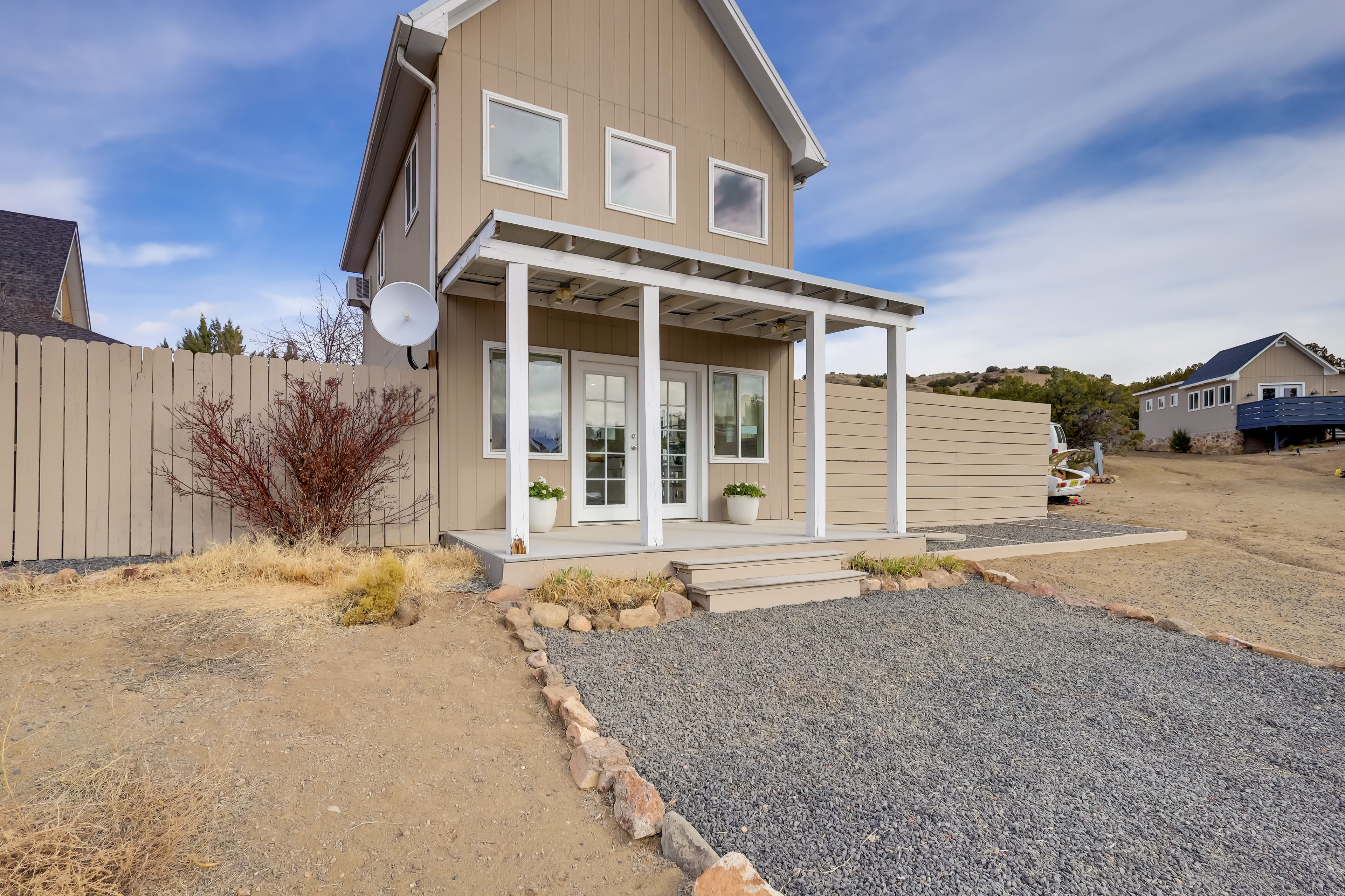 Parking | Driveway (3 Vehicles) | RV/Trailer Parking Available
