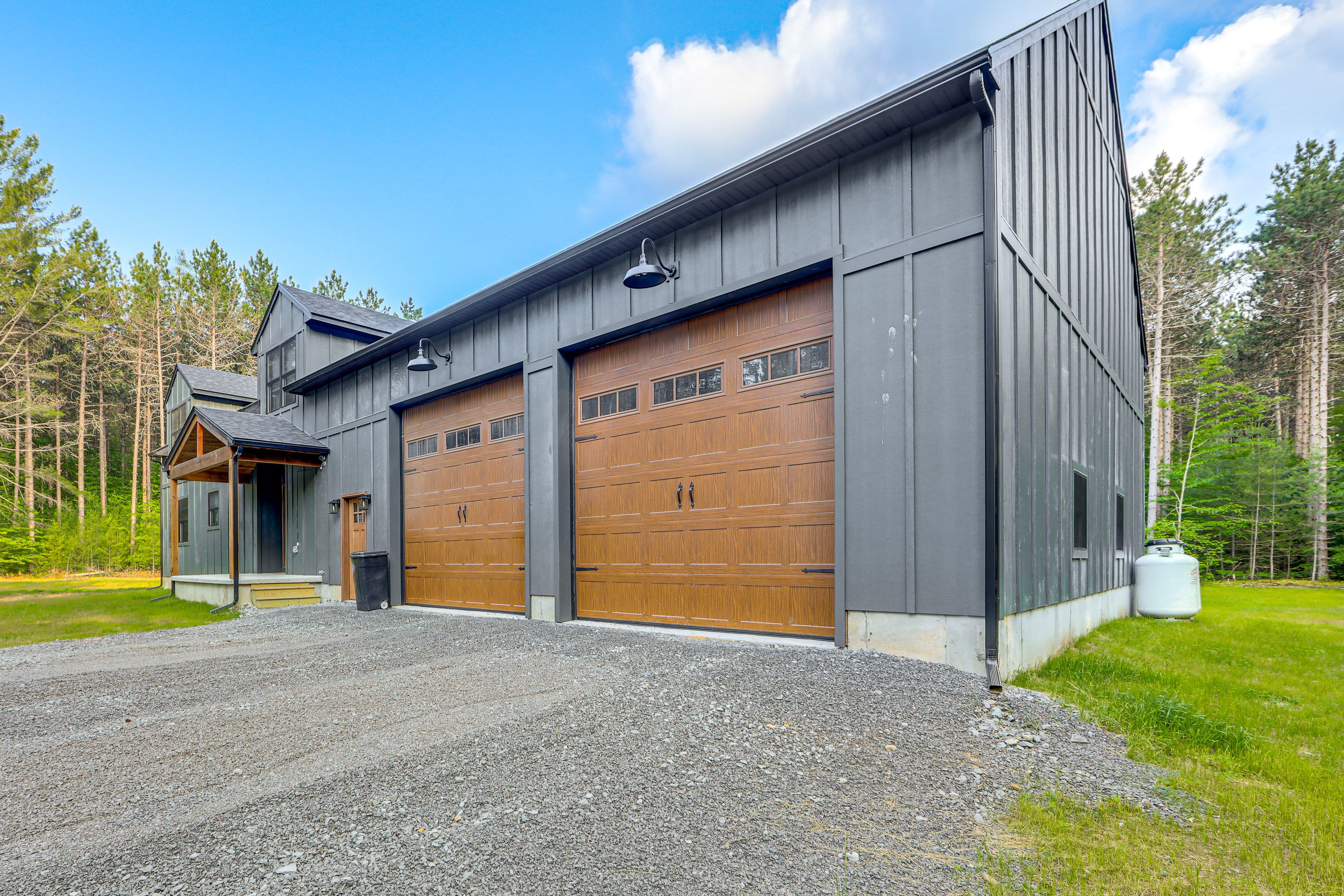 Driveway (4 Vehicles) | Trailer Parking Allowed