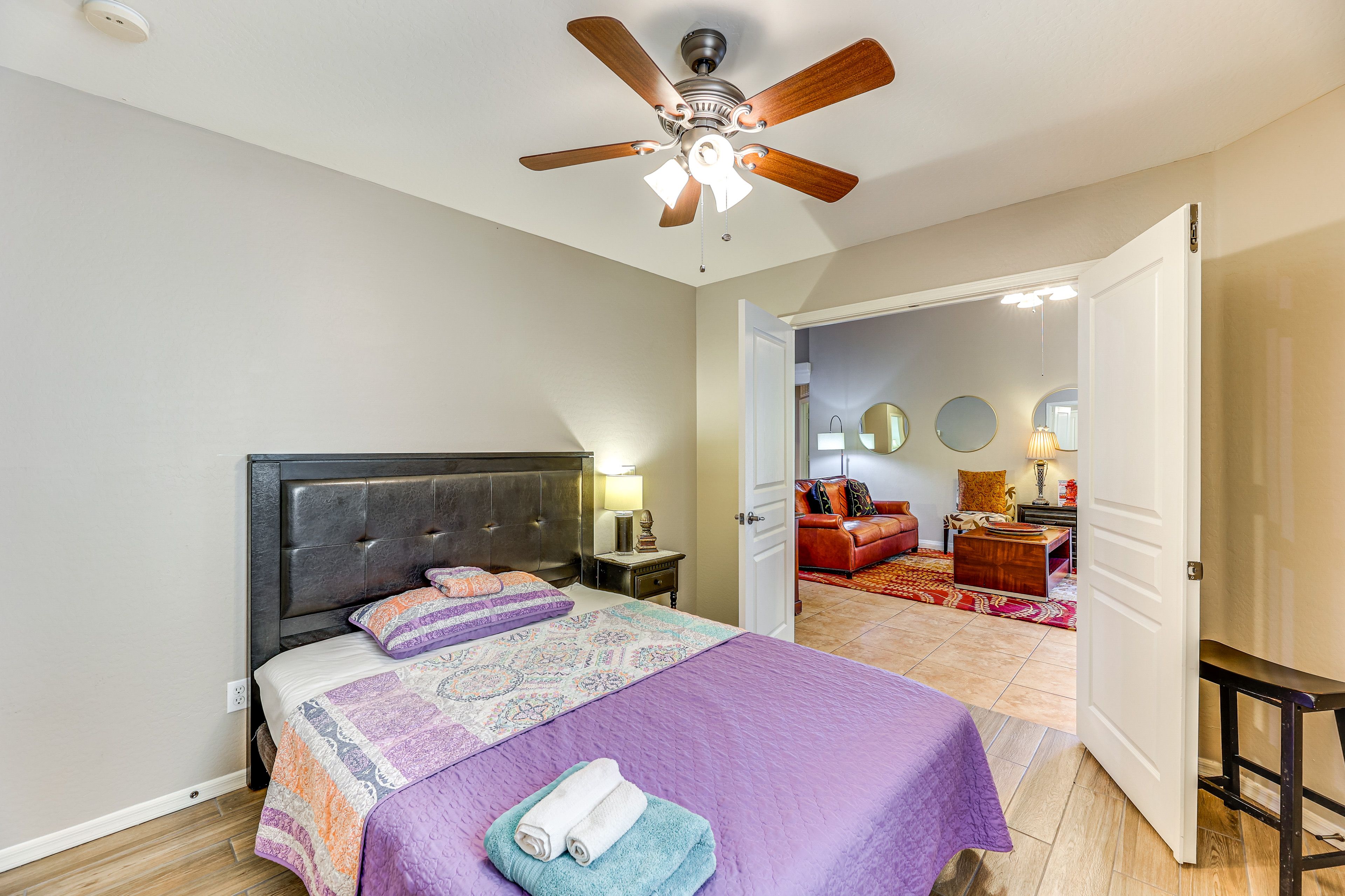 Bedroom 2 | Queen Bed