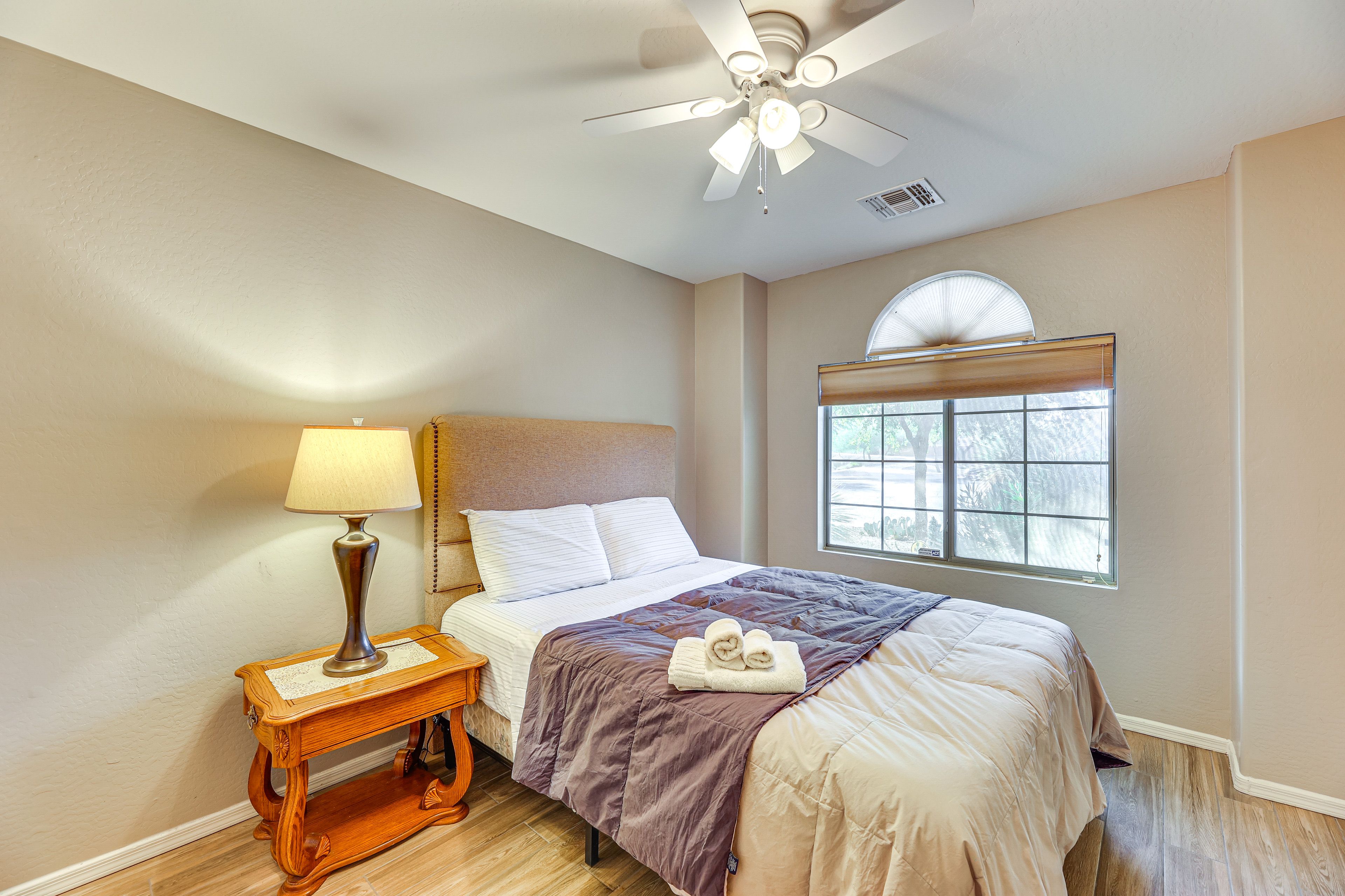 Bedroom 3 | Queen Bed