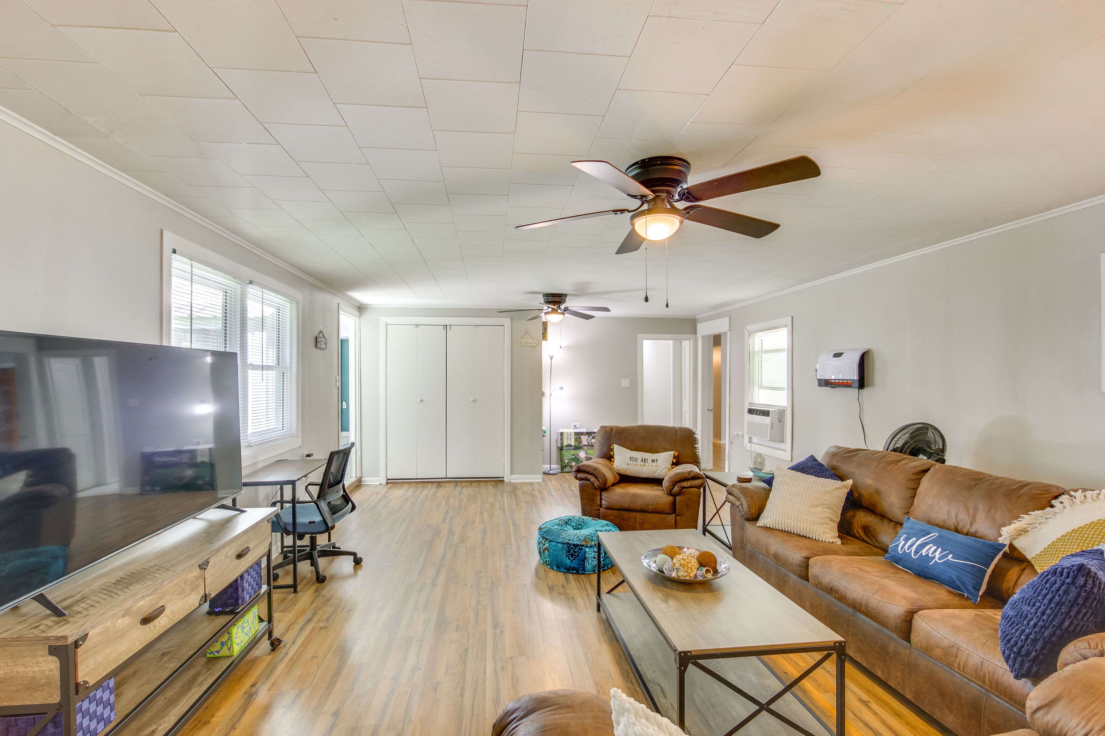 Living Room | Smart TV | Laptop-Friendly Desk | Single-Story Home