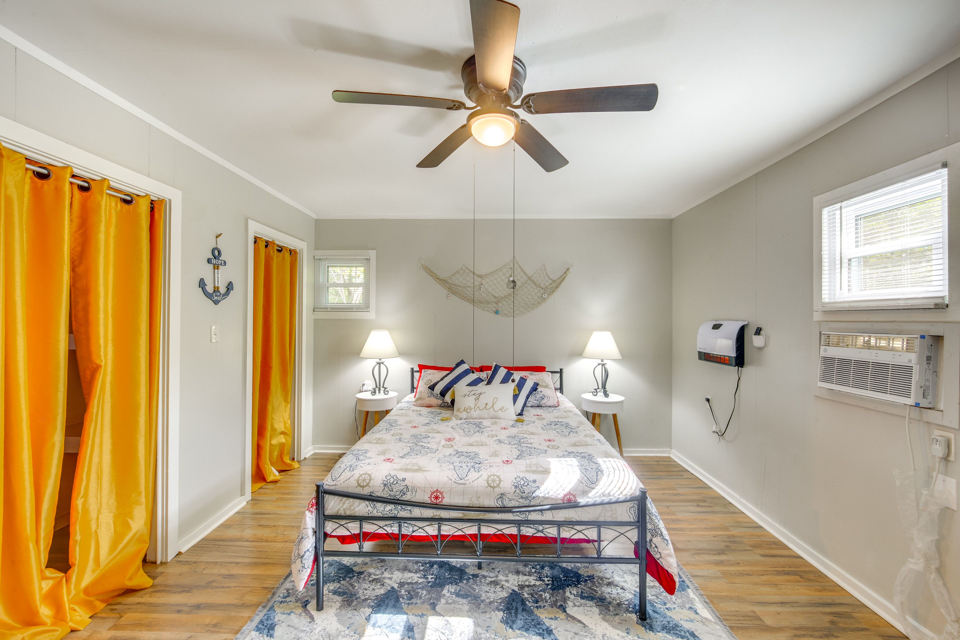 Bedroom 2 | Queen Bed