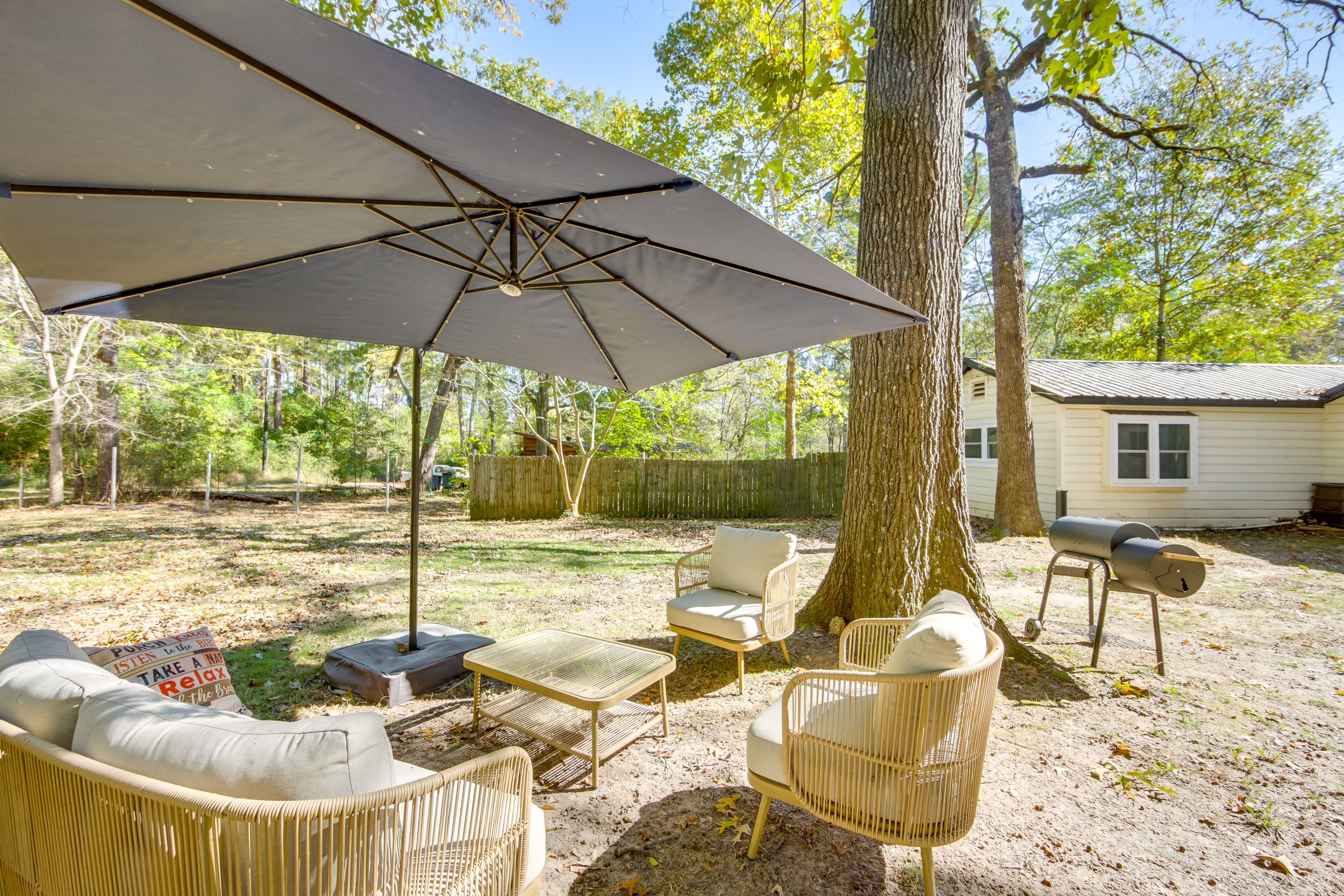 Outdoor Lounge Area | Gas Grill