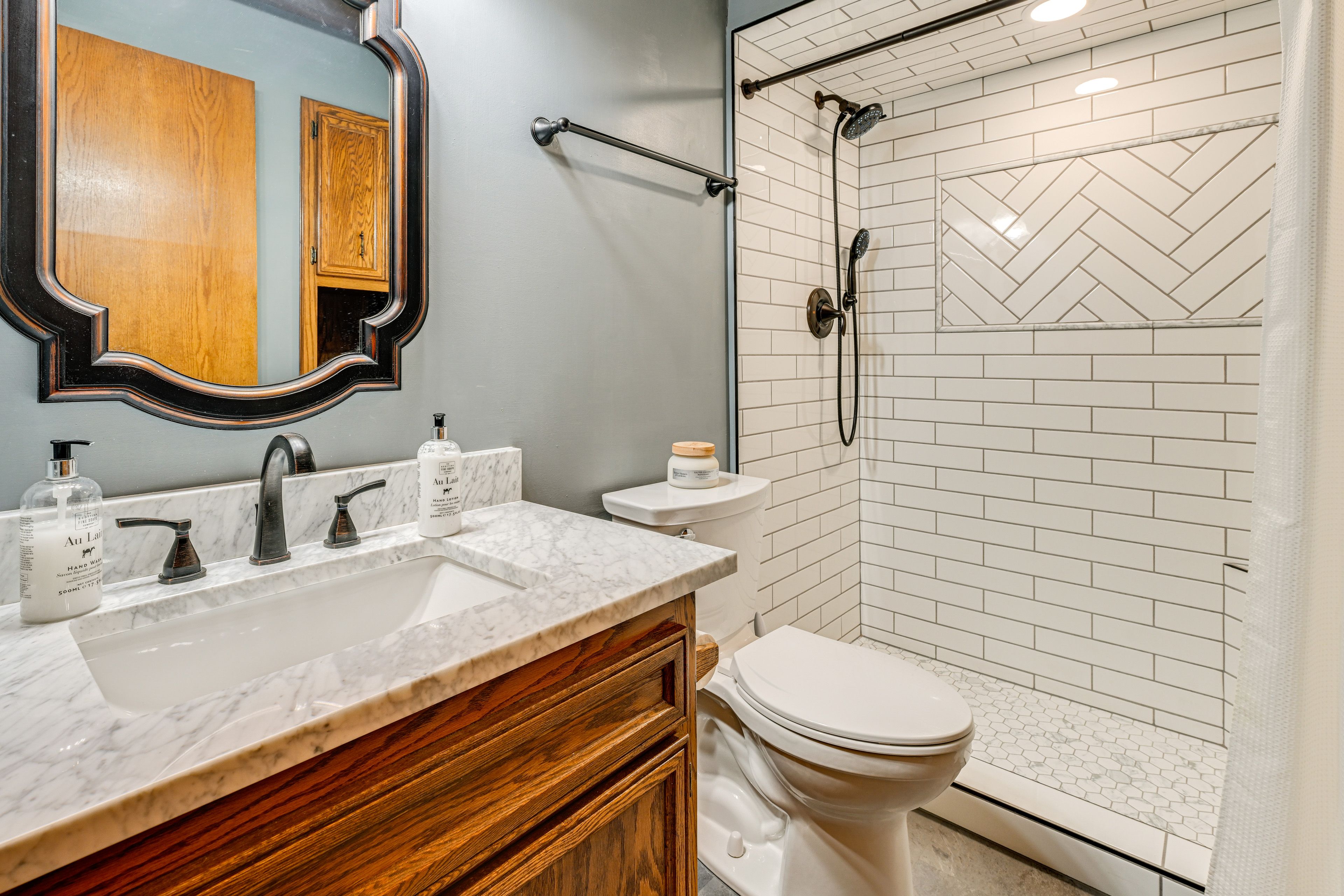 Full Bathroom | Main Level | Towels Provided