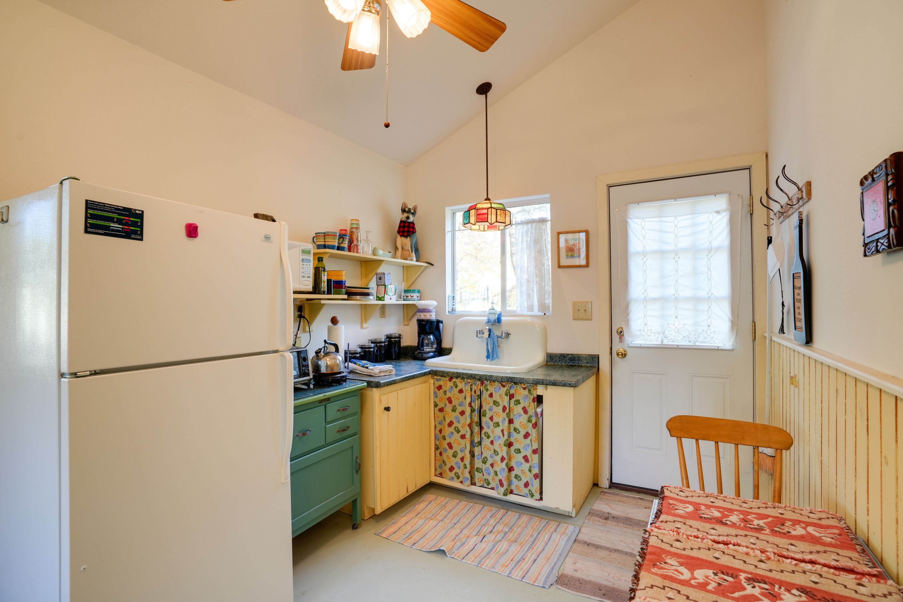 Kitchenette | Hot Plate | Toaster Oven