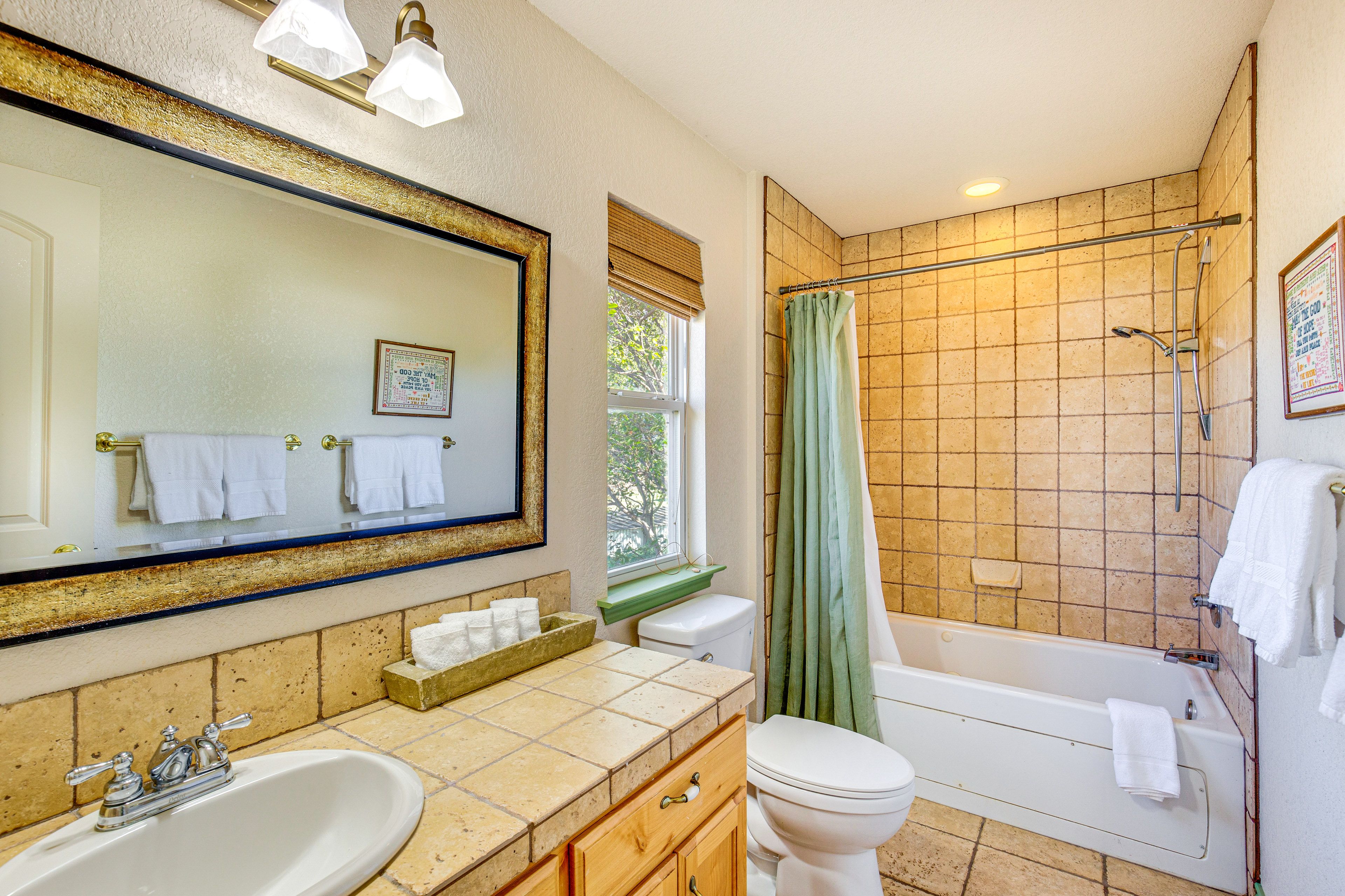 En-Suite Bathroom | 2nd Floor