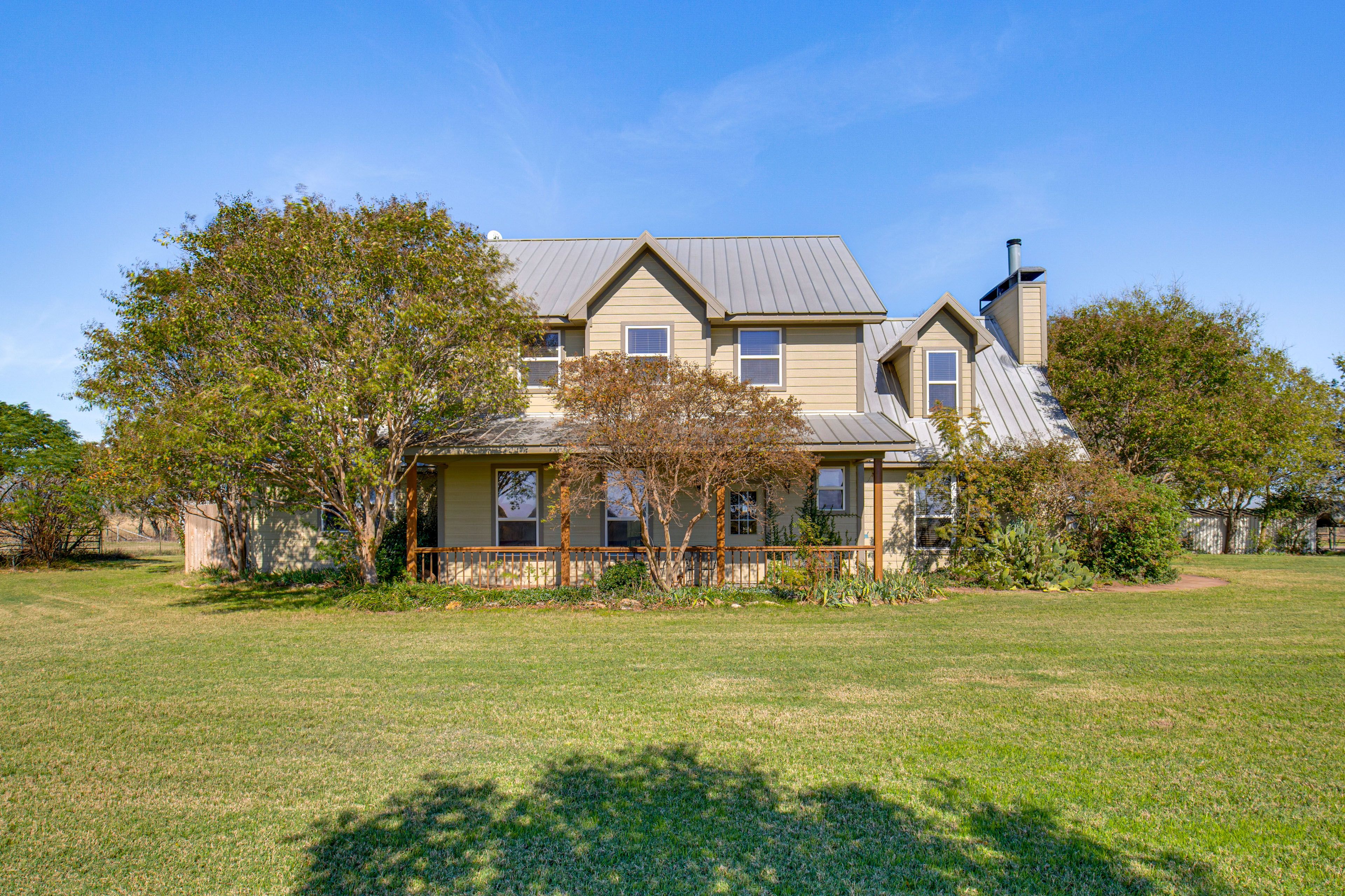 Godley Vacation Rental | 5BR | 4.5BA | Half Step Required | 3,000 Sq Ft