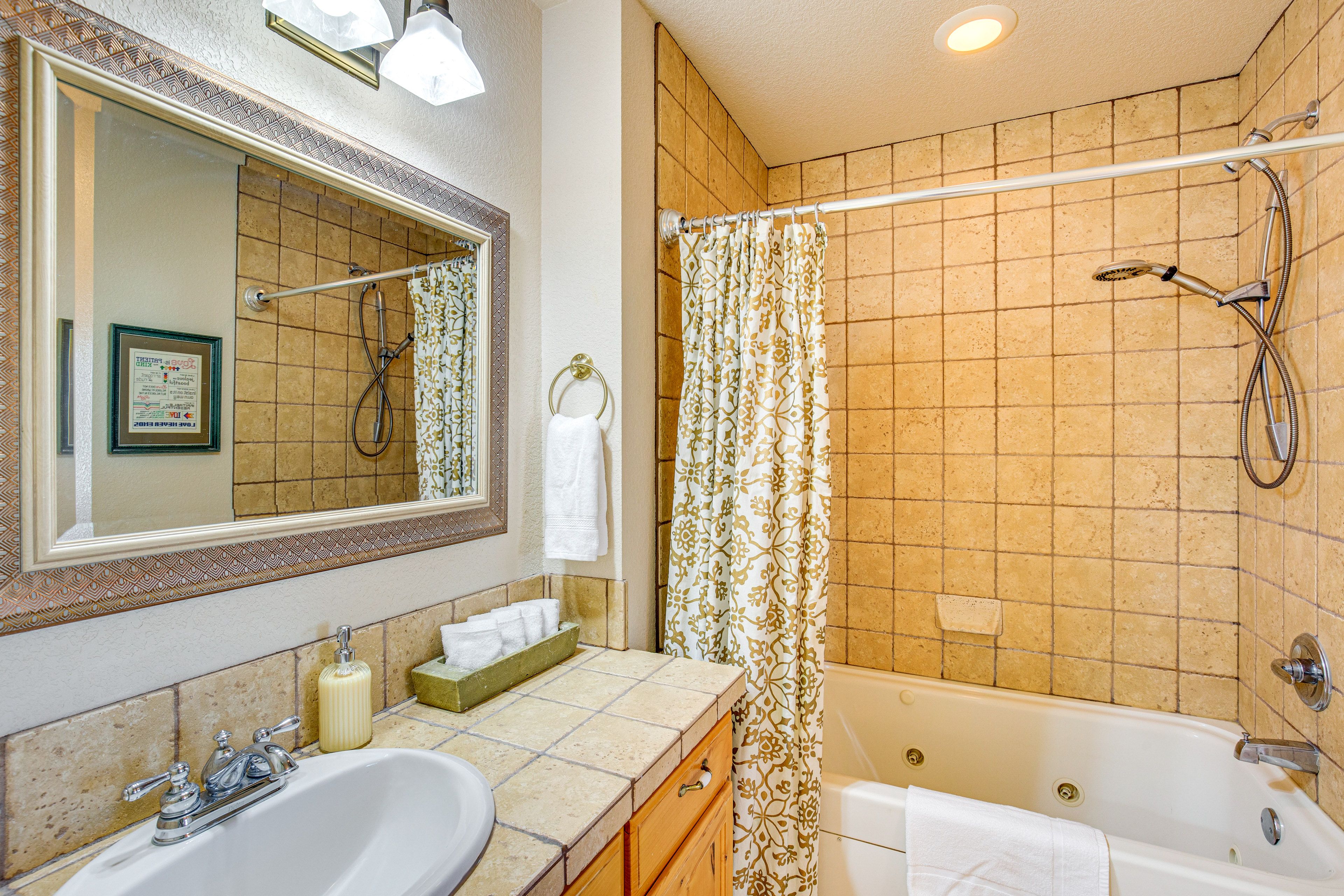 En-Suite Bathroom | 2nd Floor