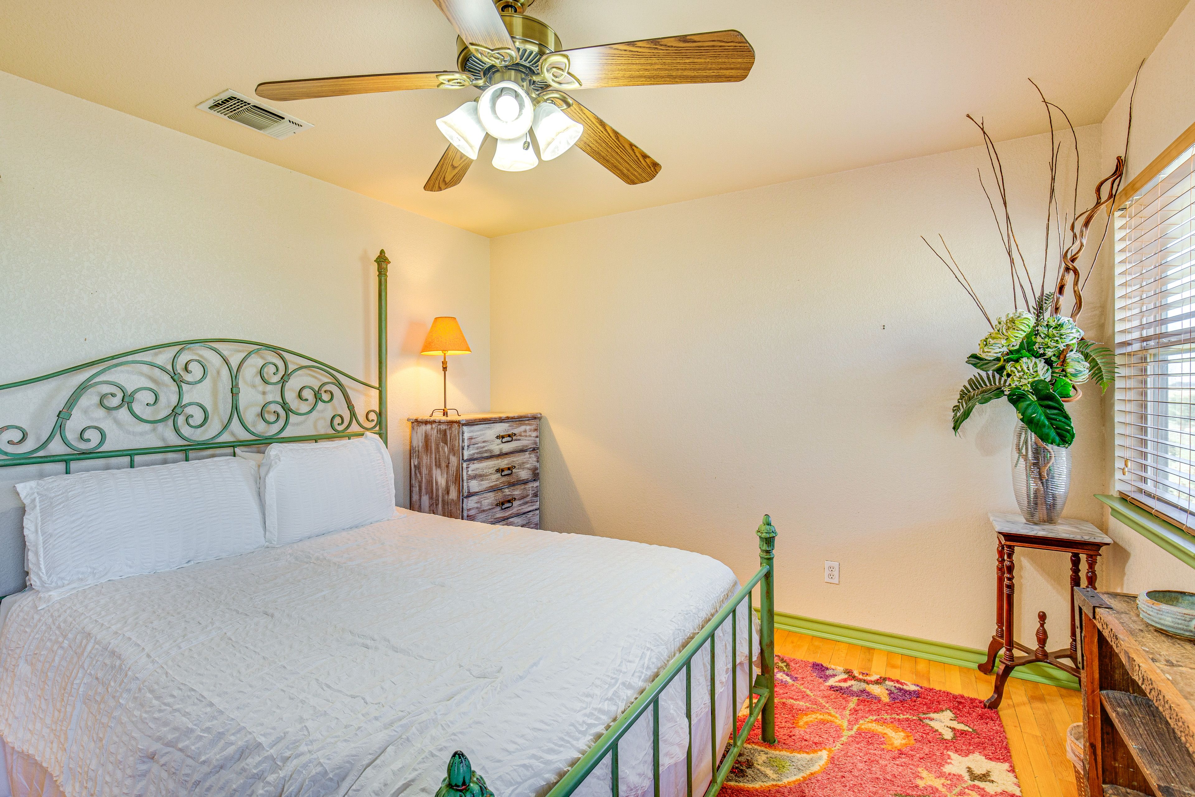 Bedroom 3 | 2nd Floor | Queen Bed
