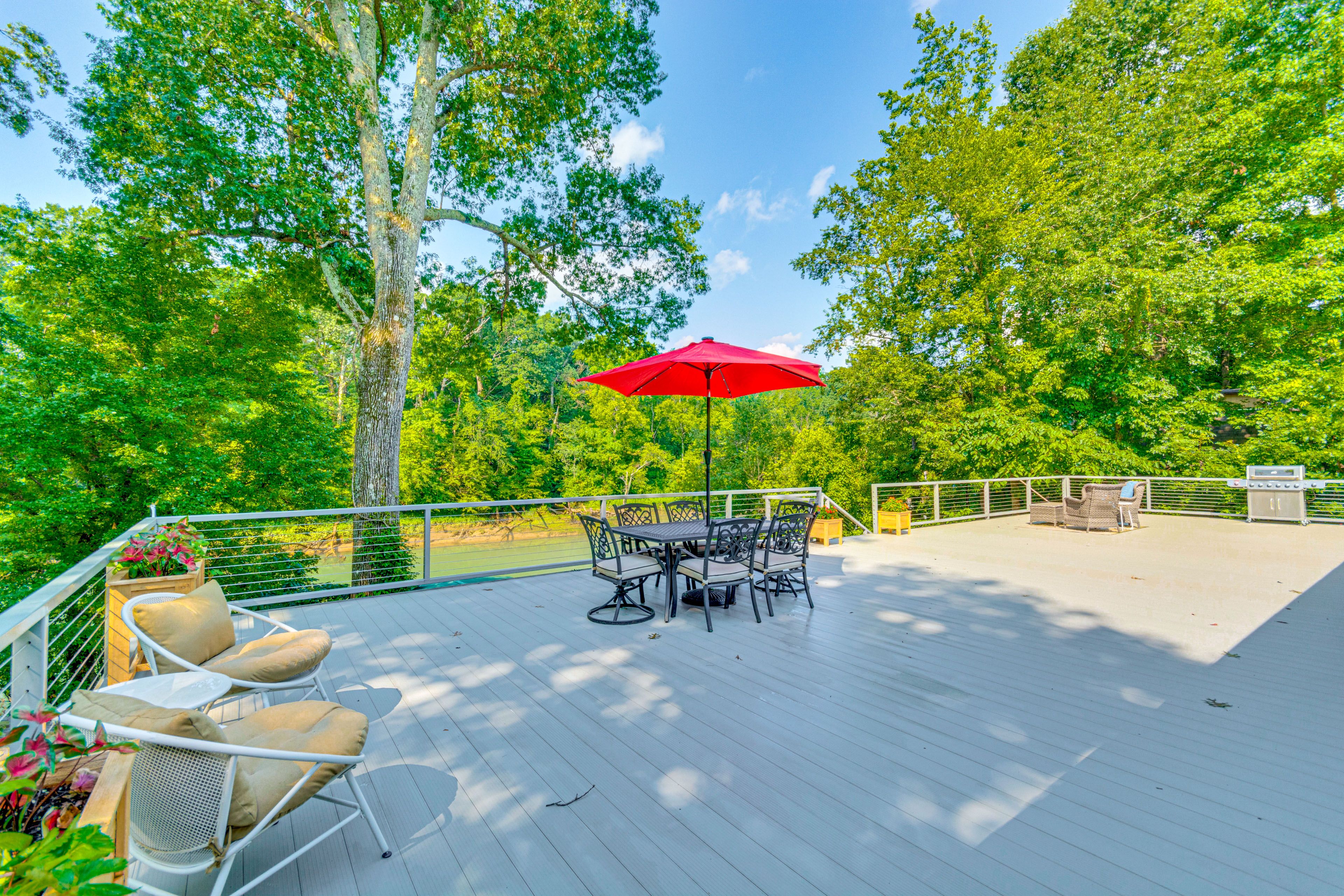 Covered Patio | Seating