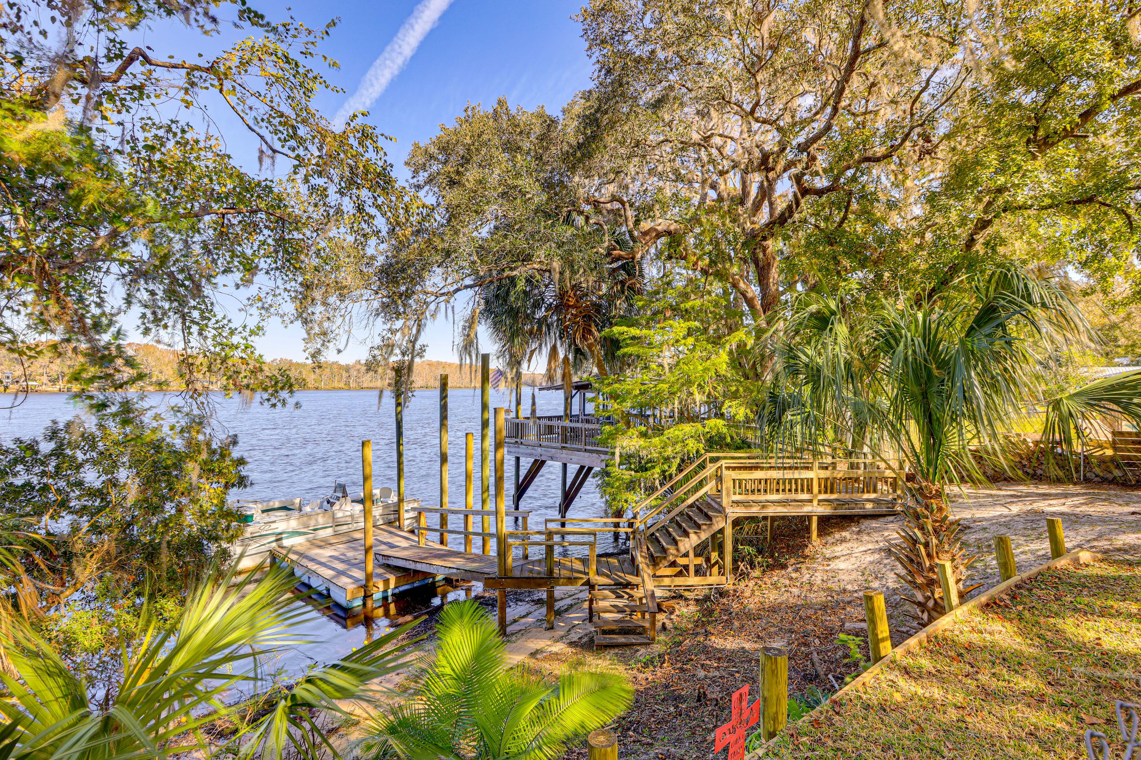 Chiefland Vacation Rental | 3BR | 3BA | Step-Free Entry | 2,028 Sq Ft