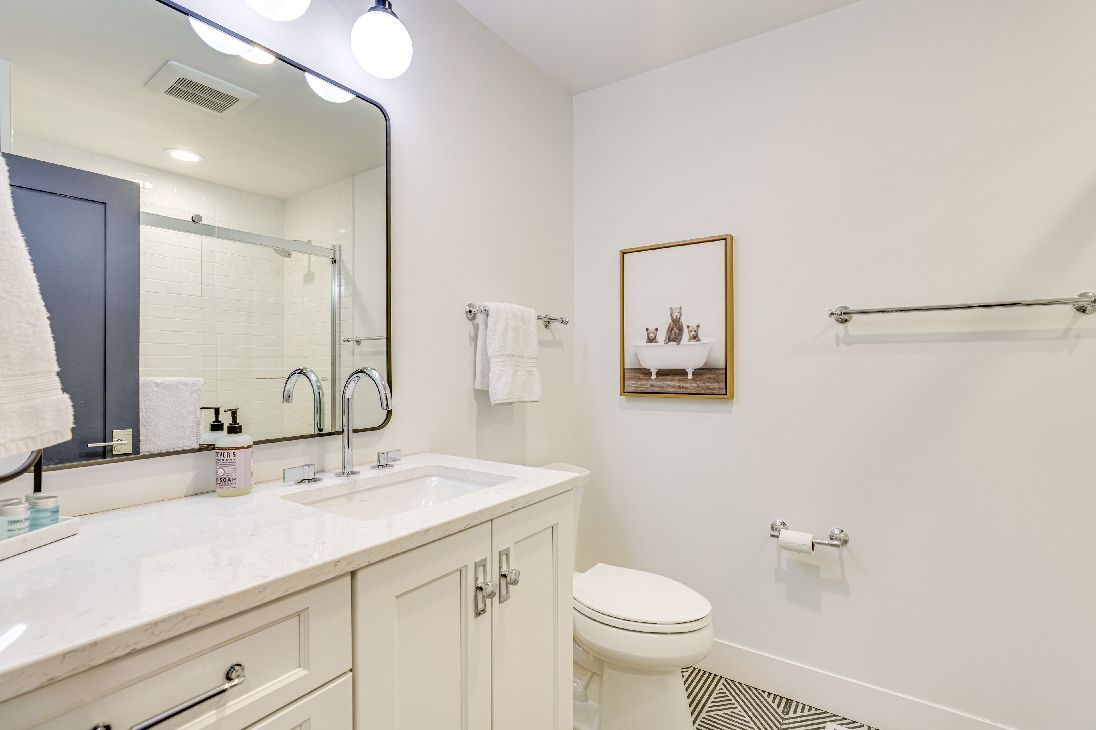 Full Bathroom | 1st Floor
