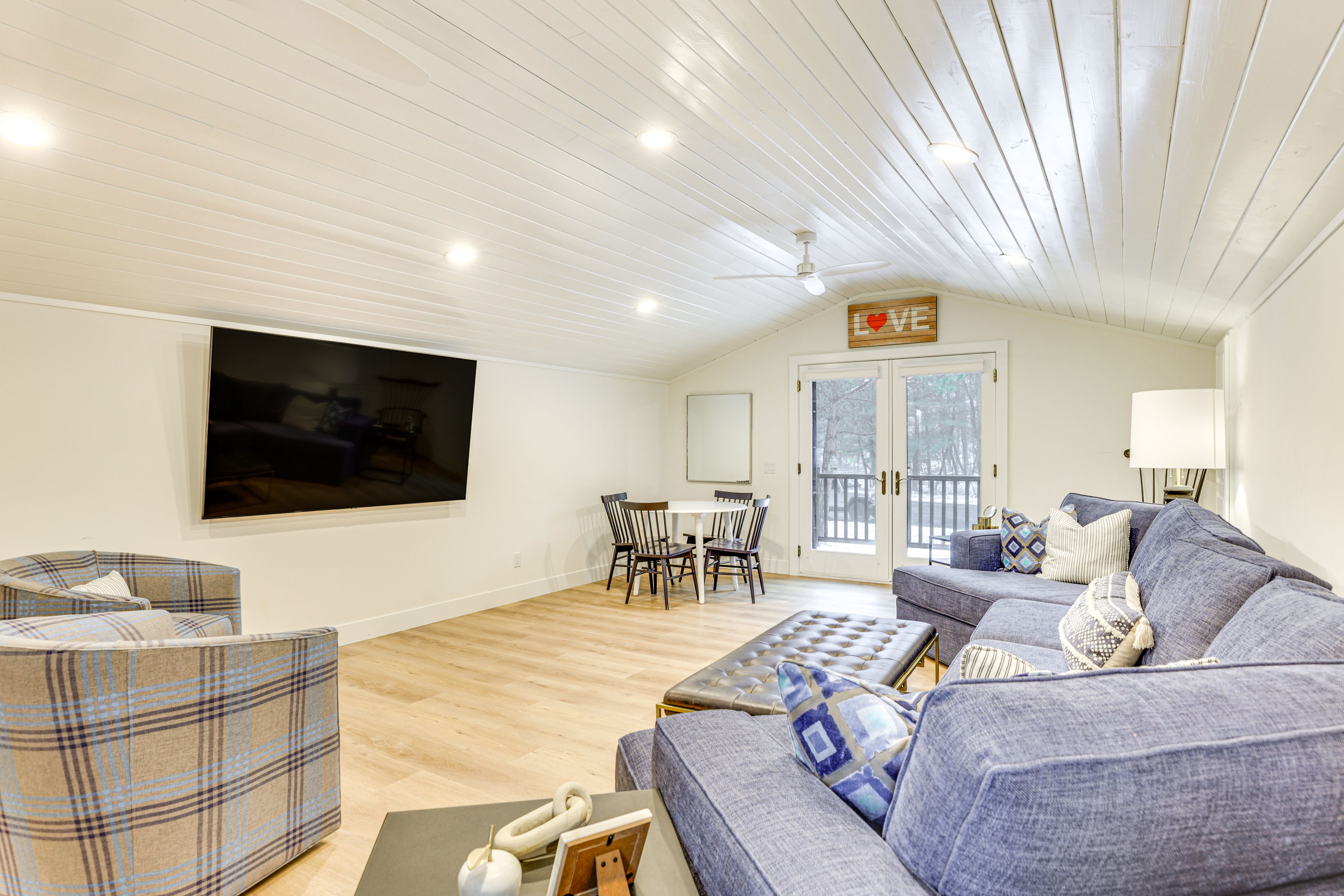 Media Room | Kitchenette | Smart TV | 2nd Floor