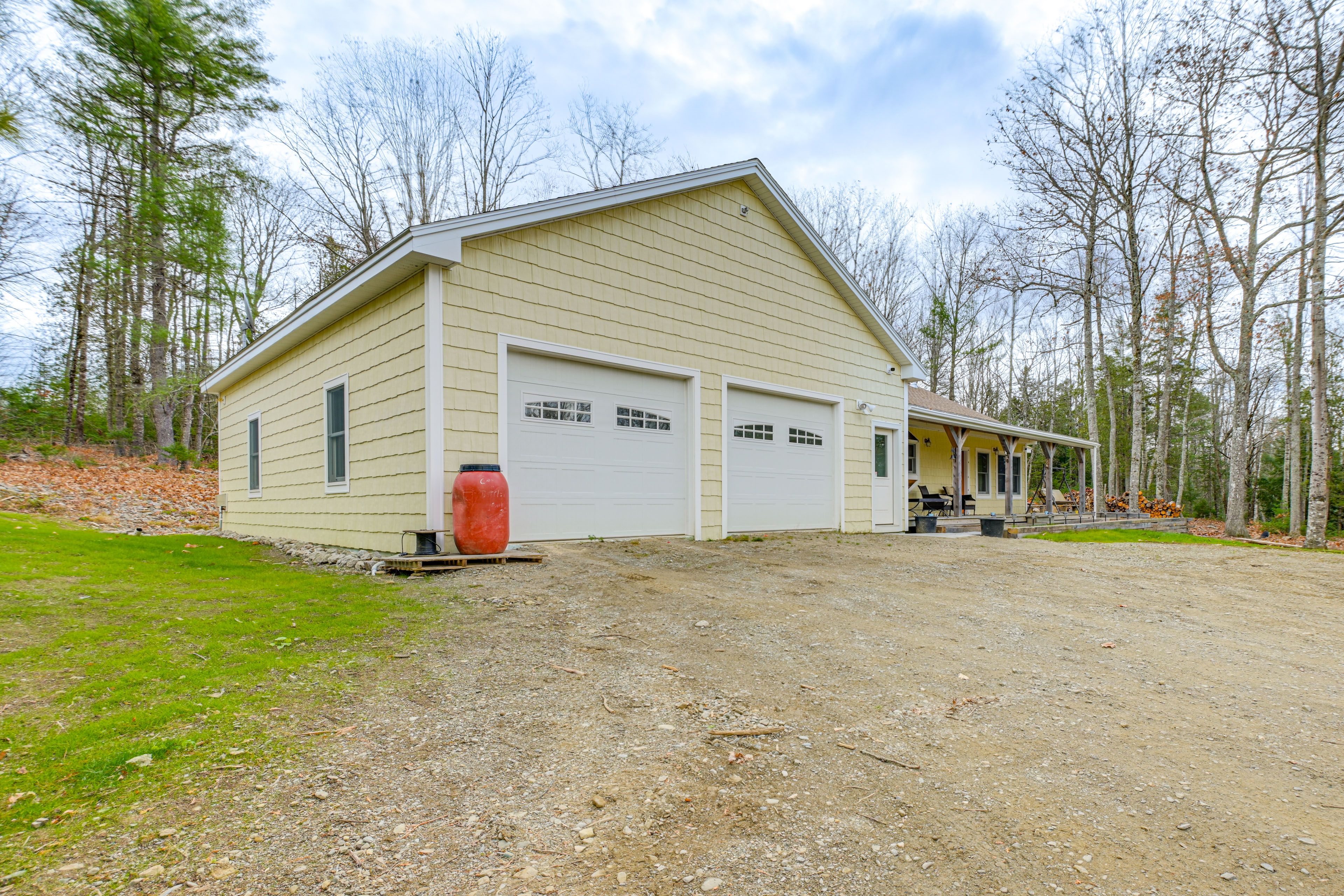 Parking | Driveway (2 Vehicles) | Heated Garage (1 Vehicle)