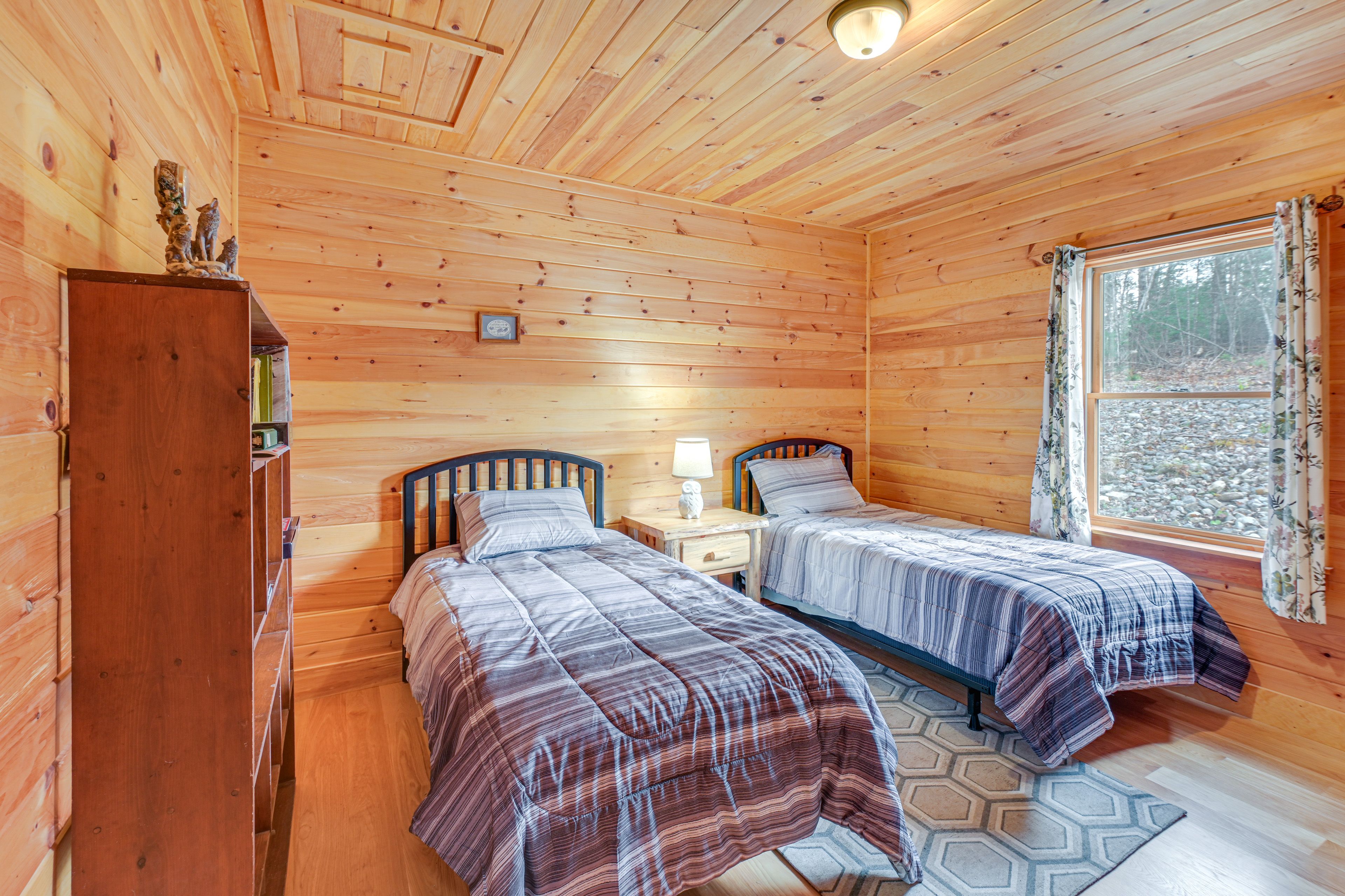 Bedroom 2 | 2 Twin Beds