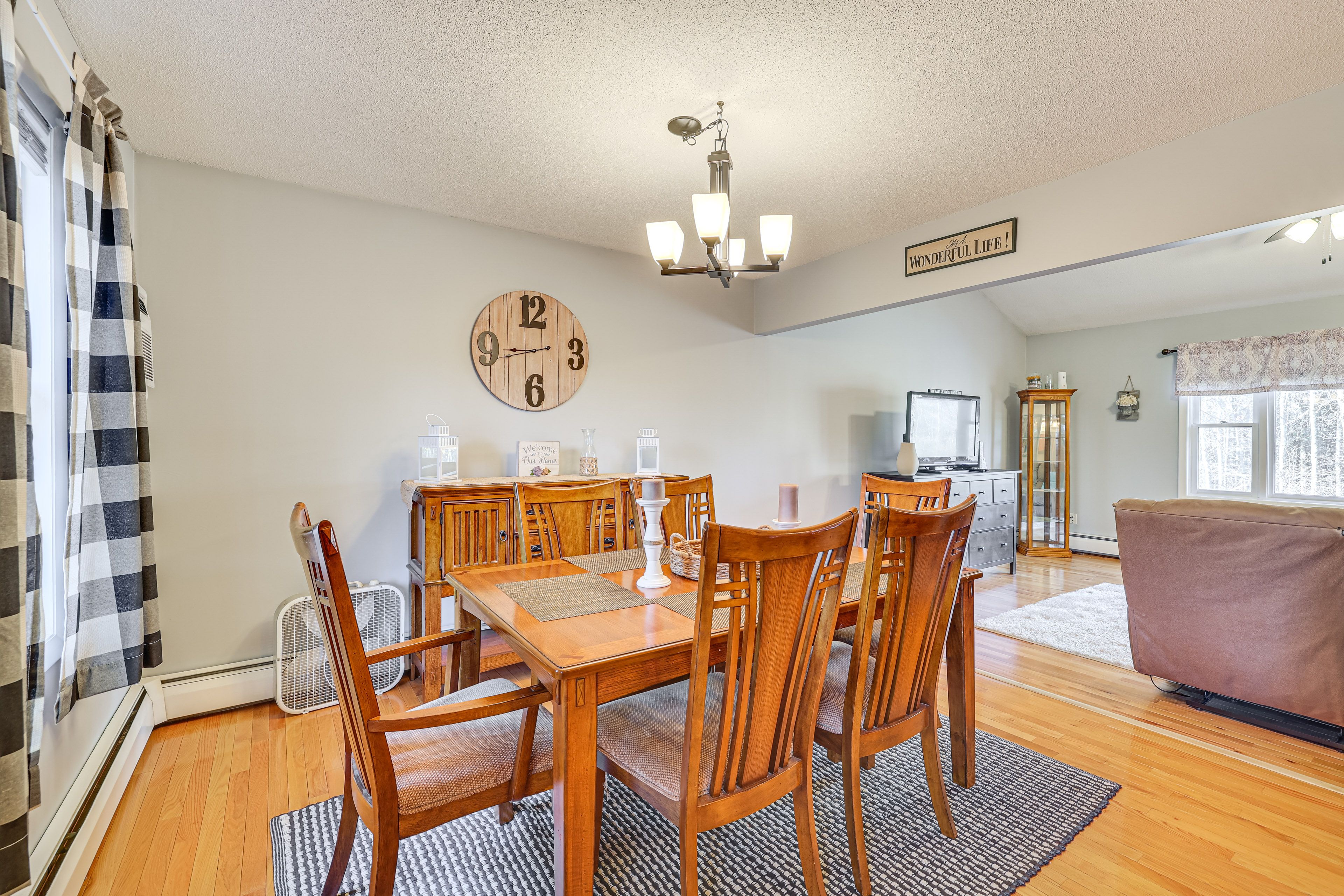Dining Room | Dining Table