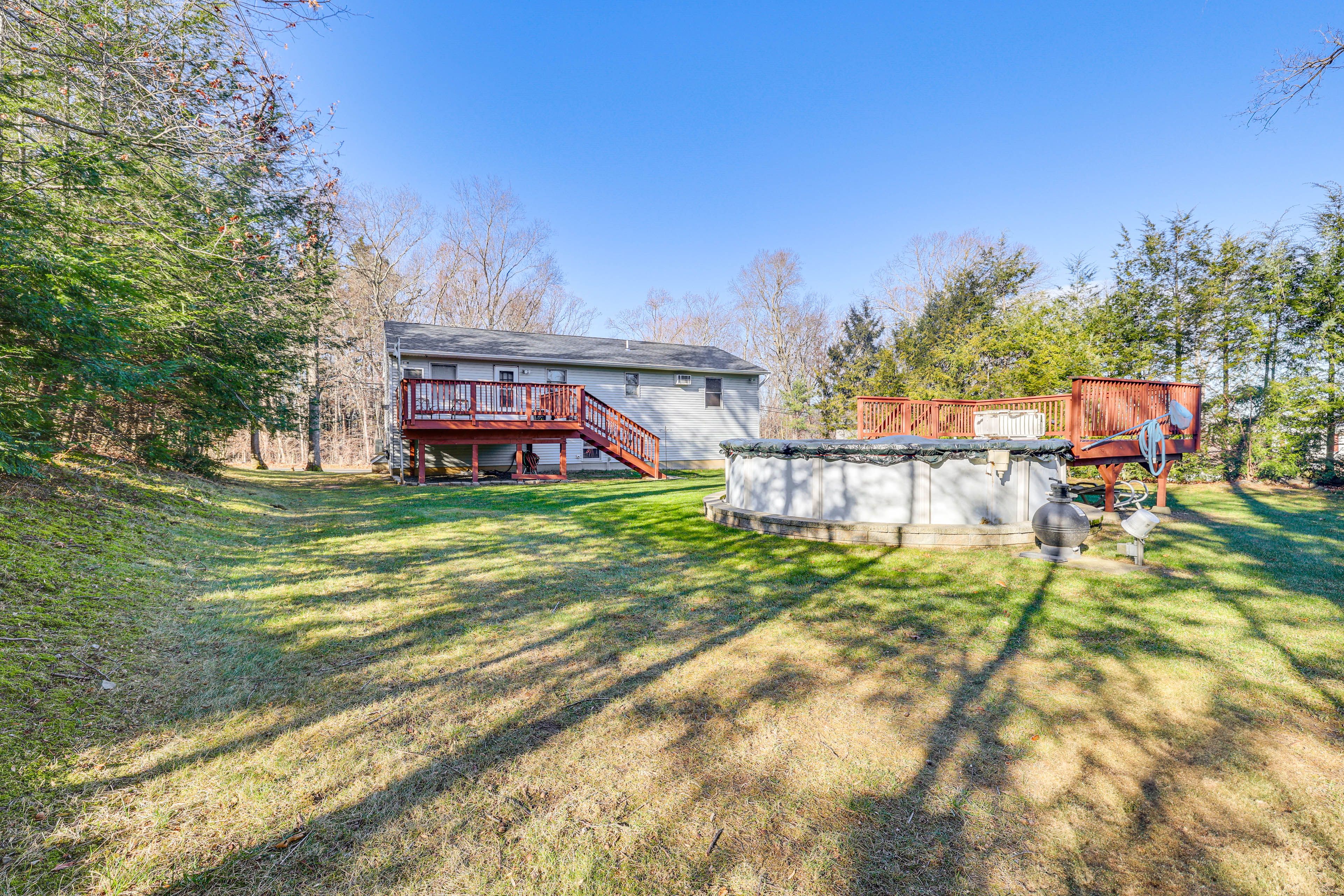 Shared Yard & Pool