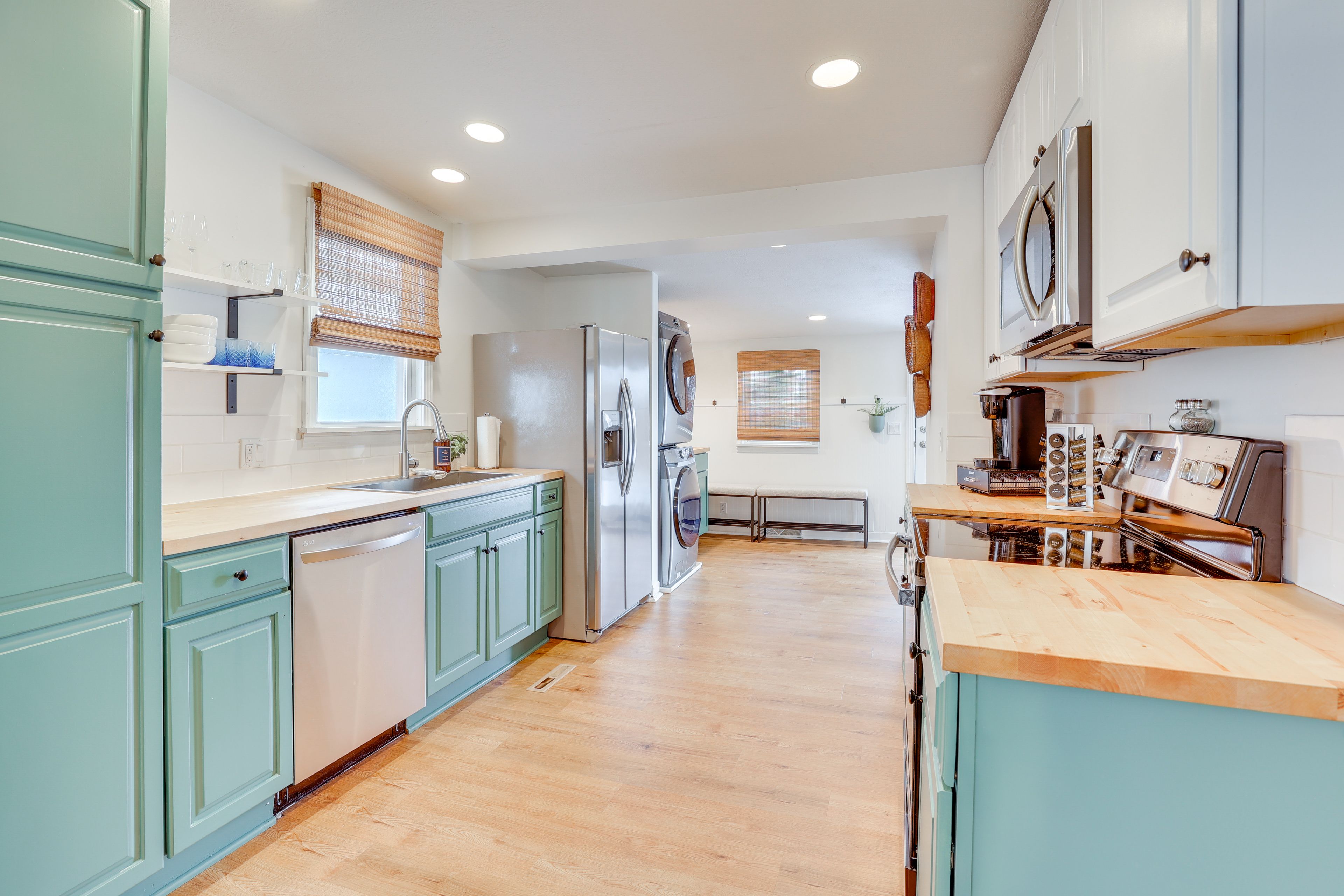 Kitchen | Cooking Basics | Pod Coffee Maker | Microwave | Toaster | Blender