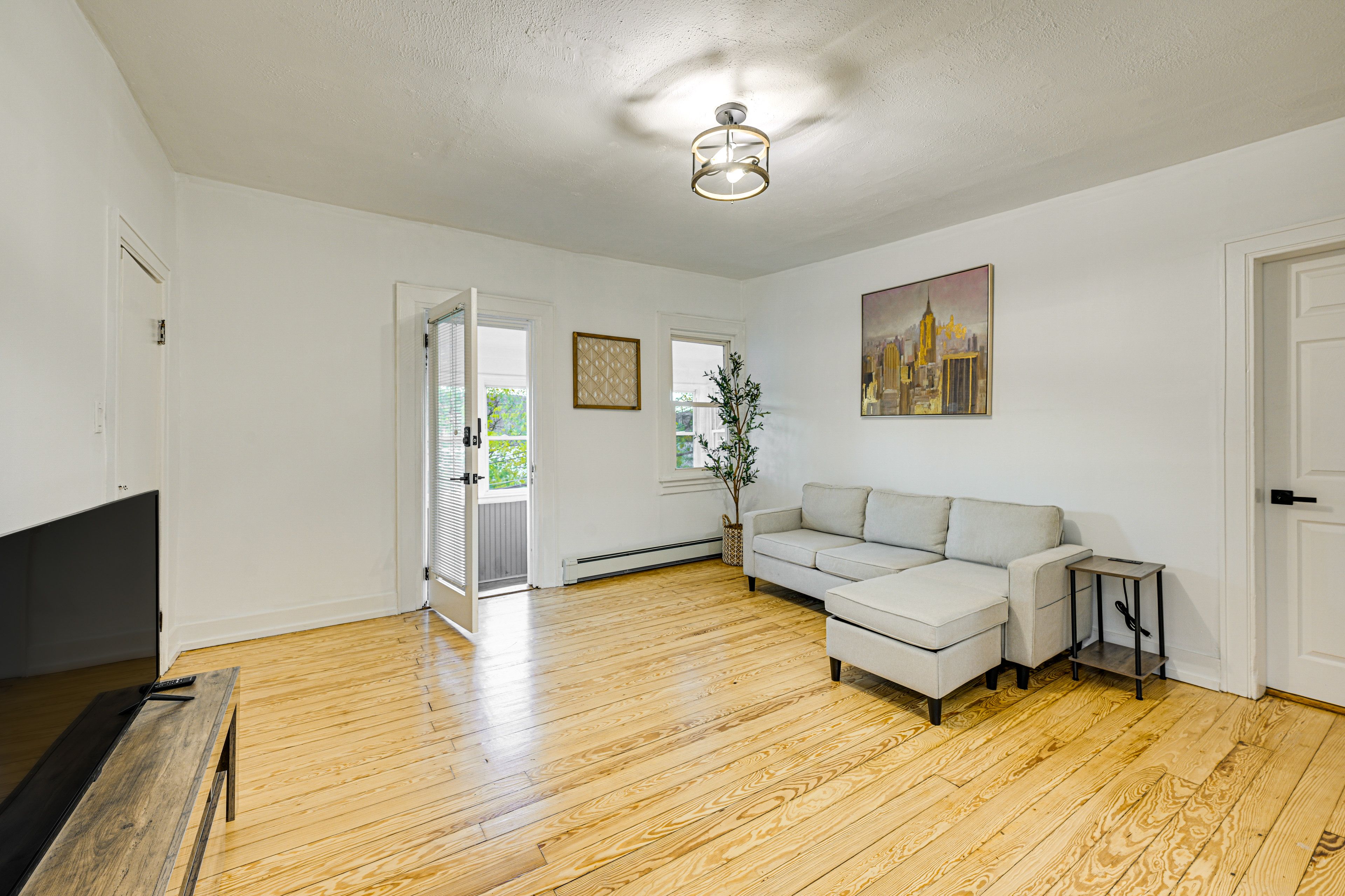 Living Room | Free WiFi