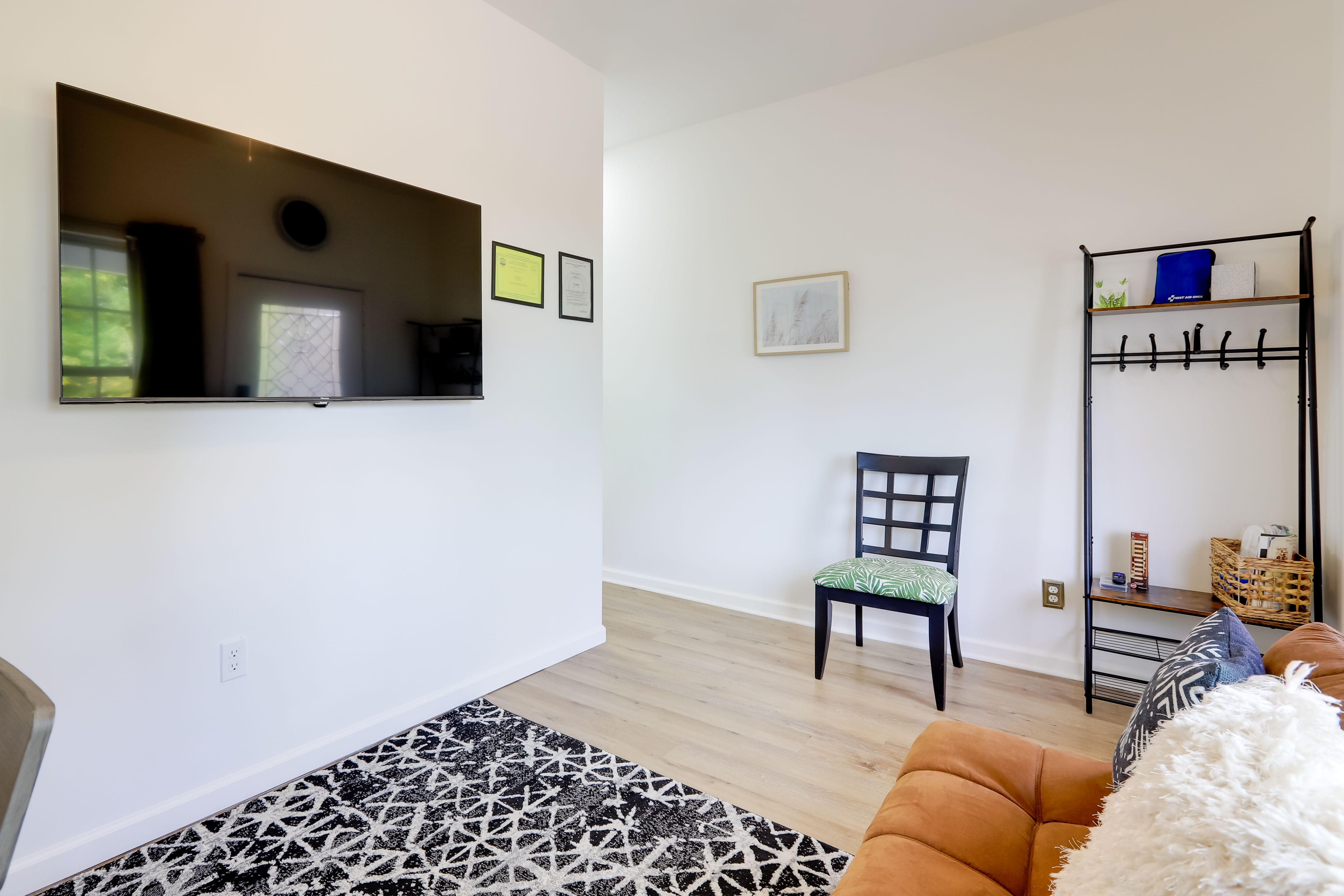 Living Room | Free WiFi | Smart TV | Futon