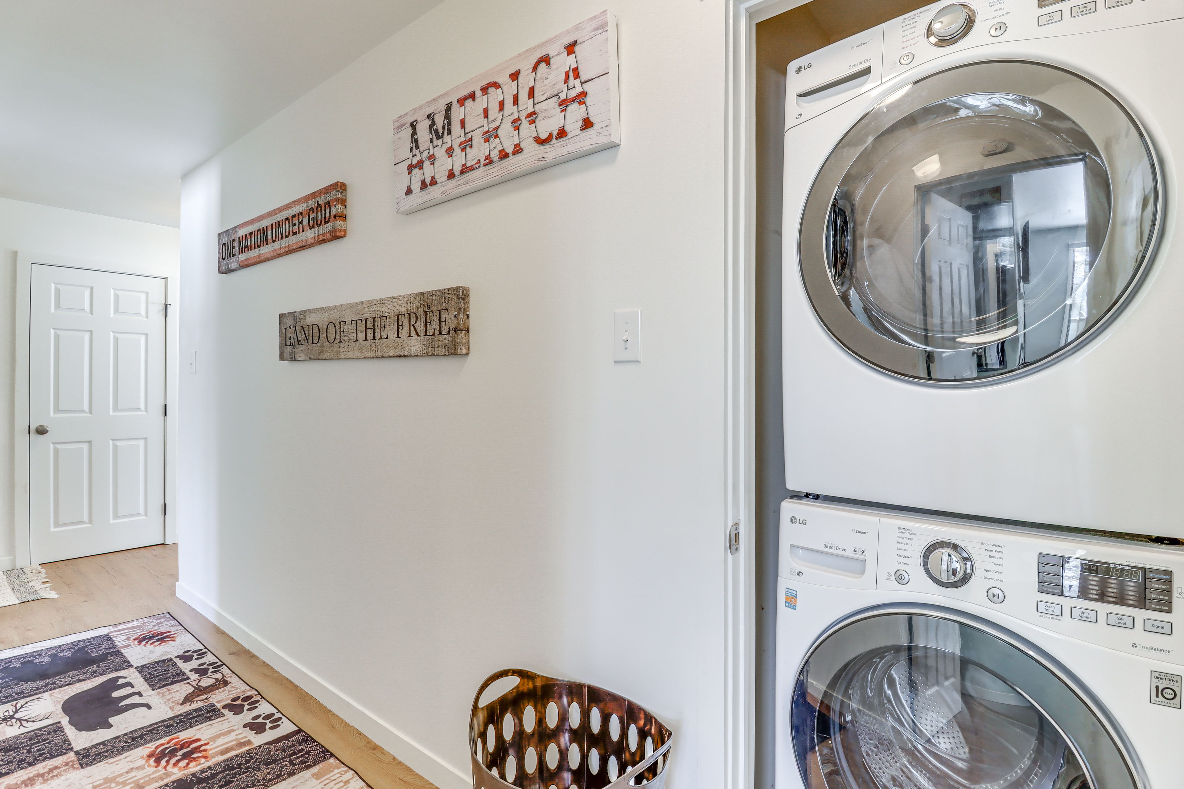 In-Unit Laundry | Main Level