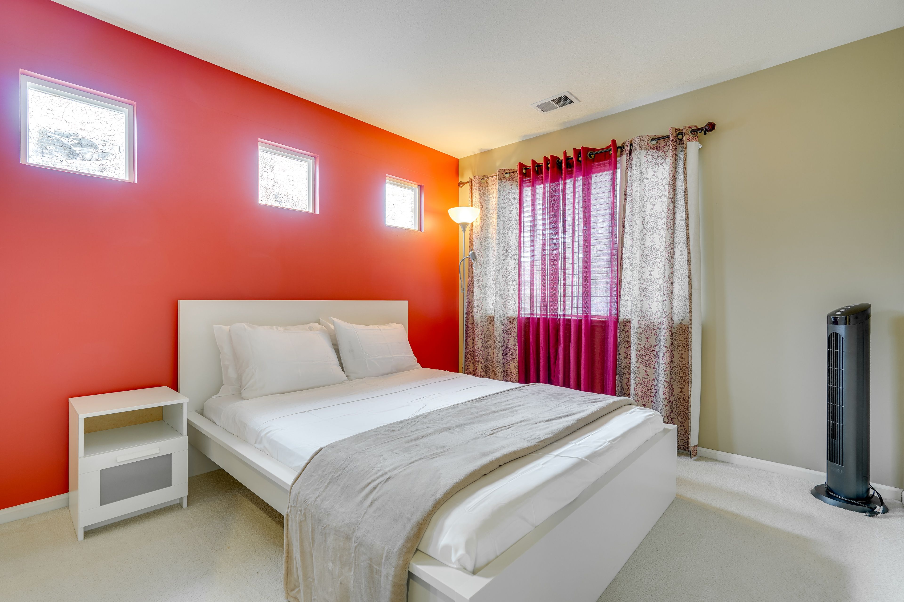 Bedroom 2 | 2nd Floor | Queen Bed
