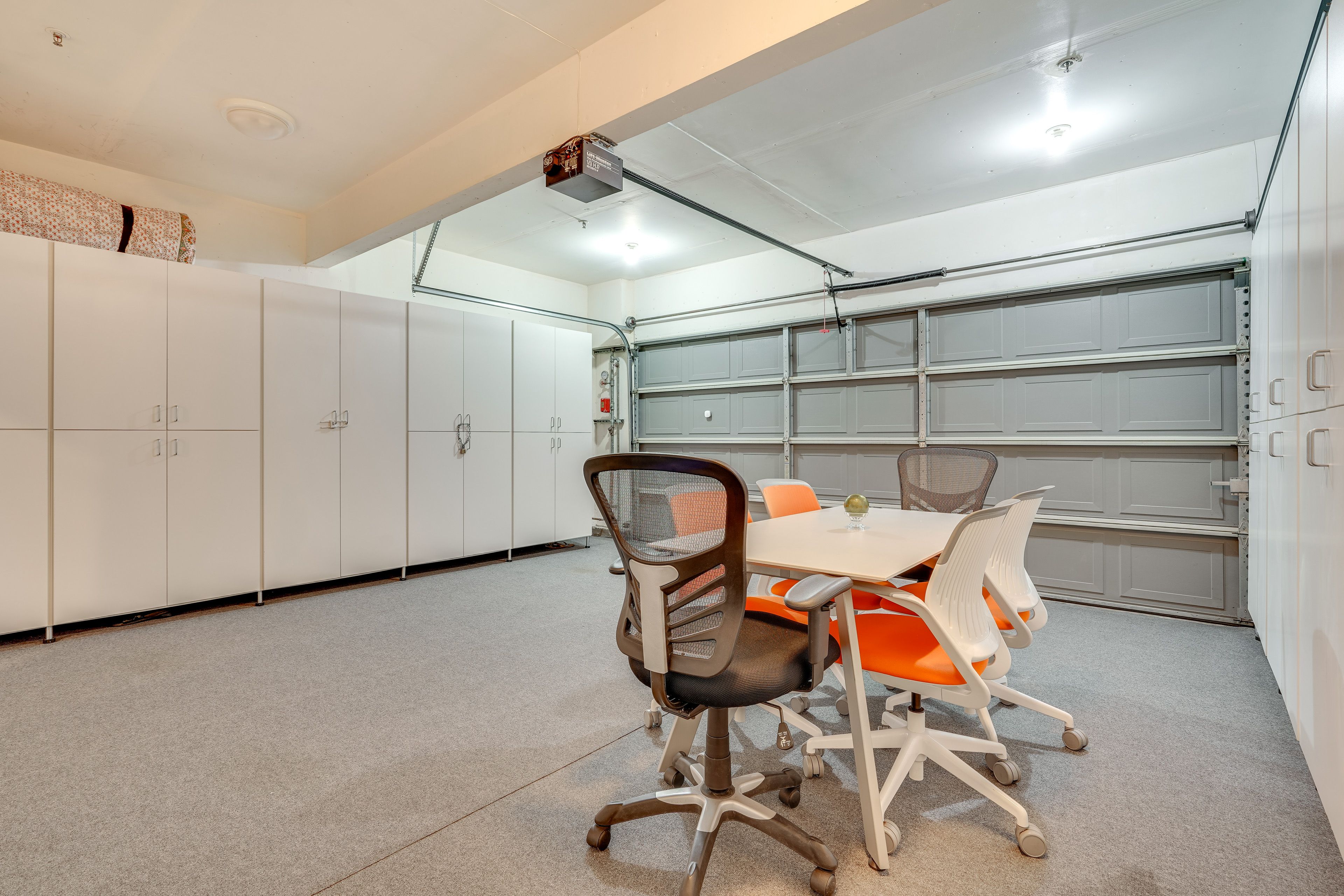 Garage | Laptop-Friendly Workspace