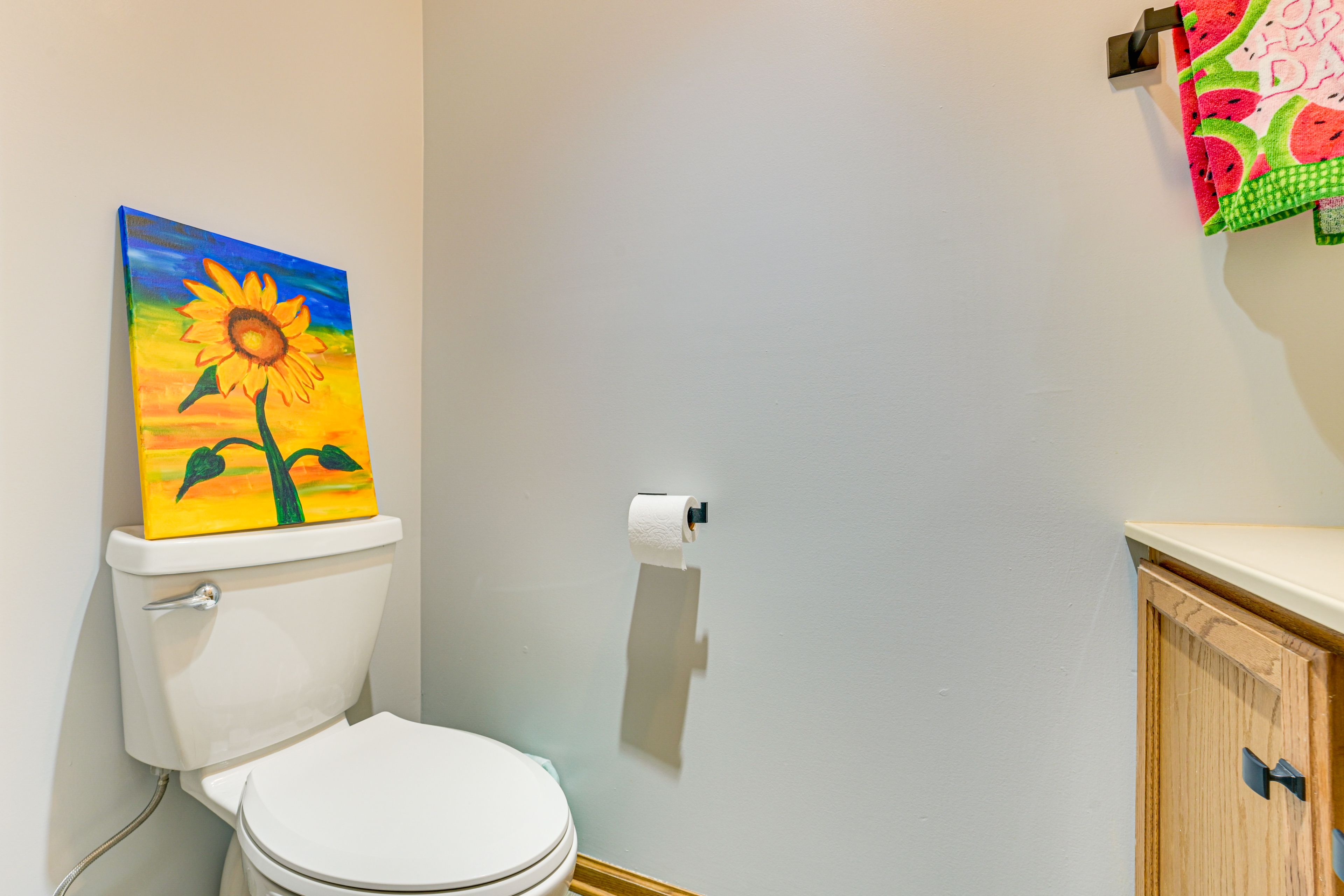 Half Bathroom | Main Level | Towels Provided