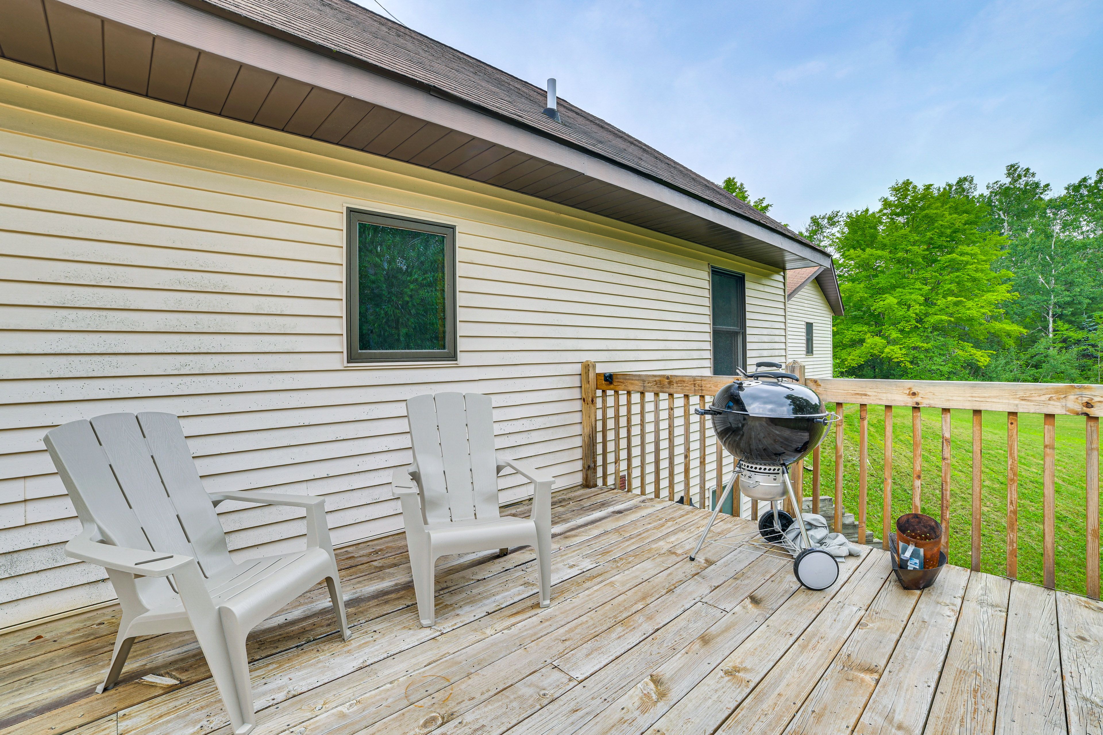 Deck | Charcoal Grill