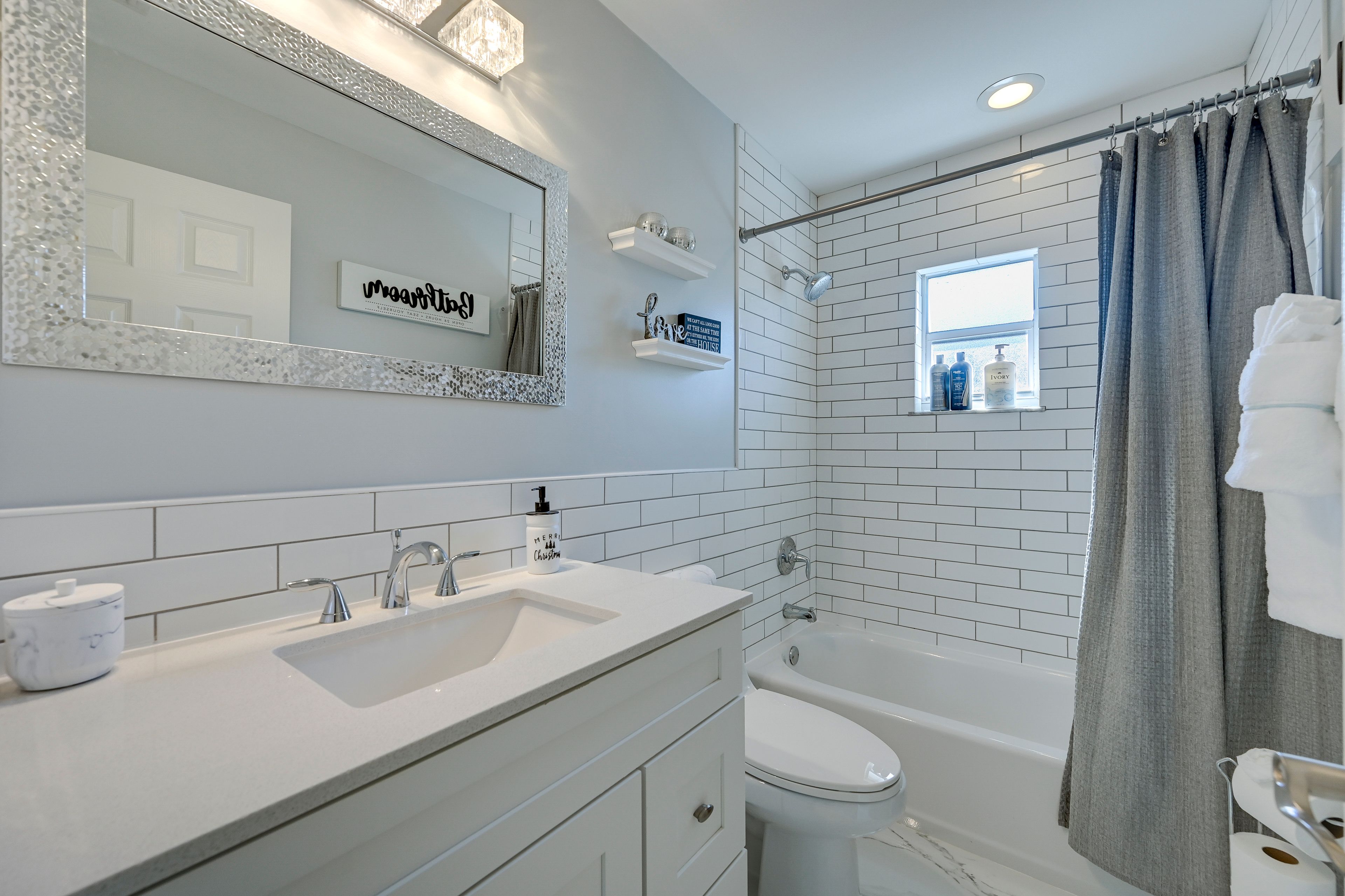 Full Bathroom