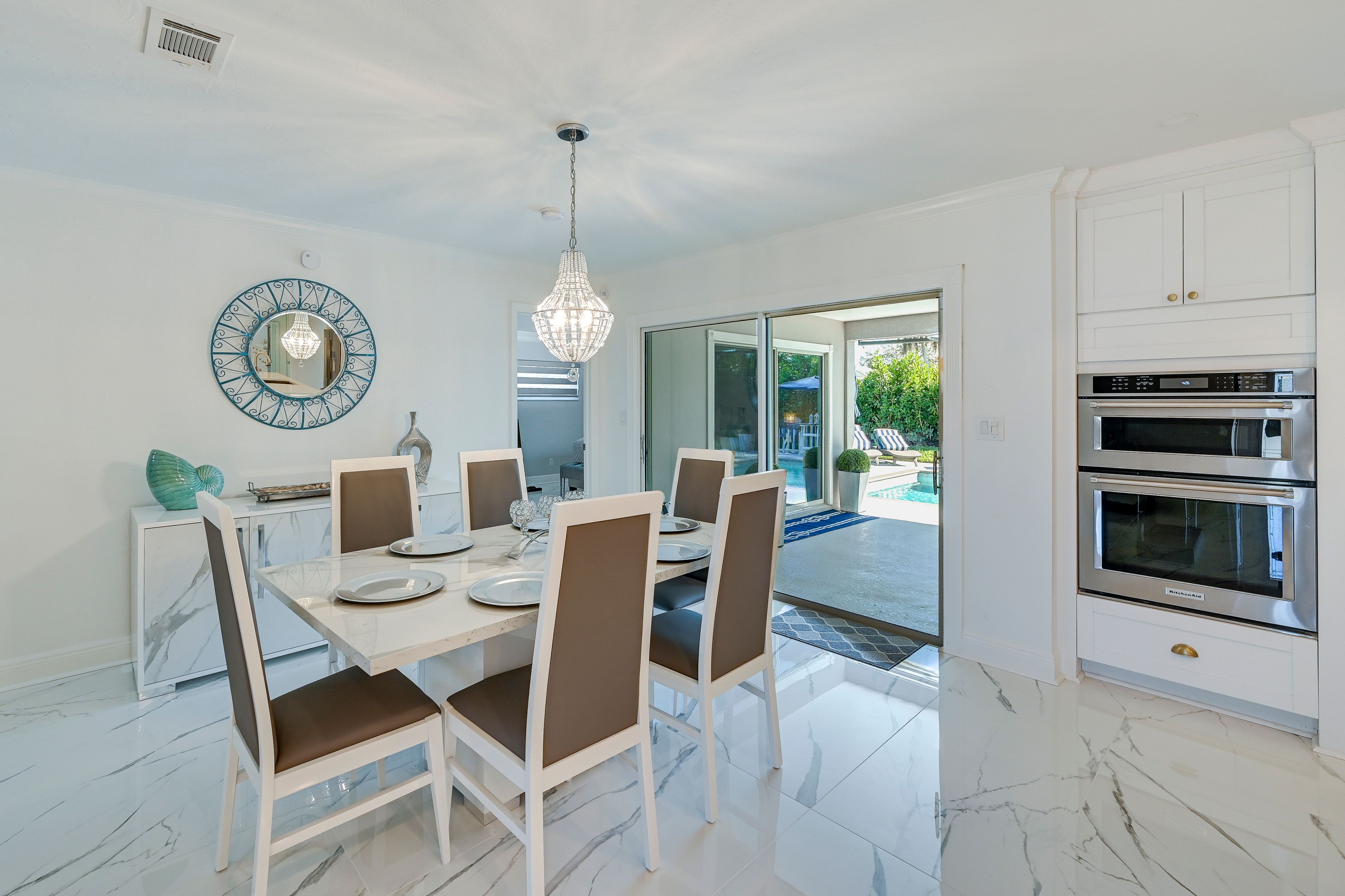 Dining Area | Dishware/Flatware