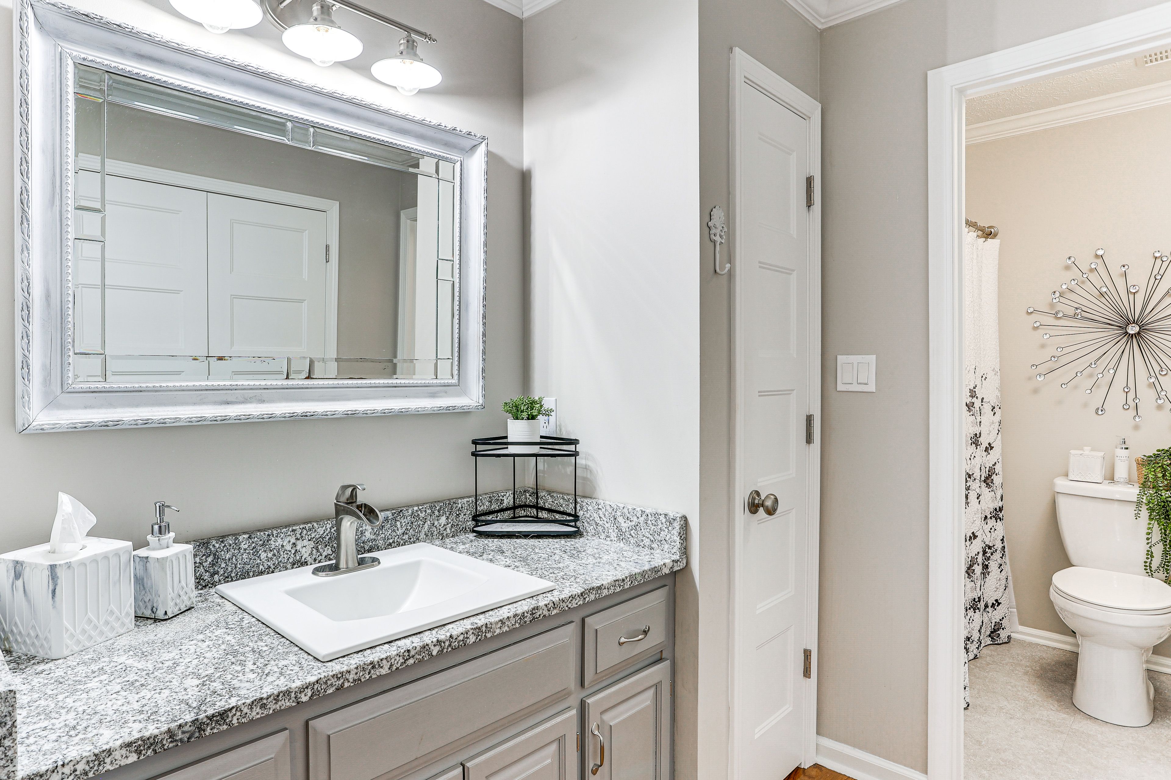 En-Suite Bathroom | Towels Provided