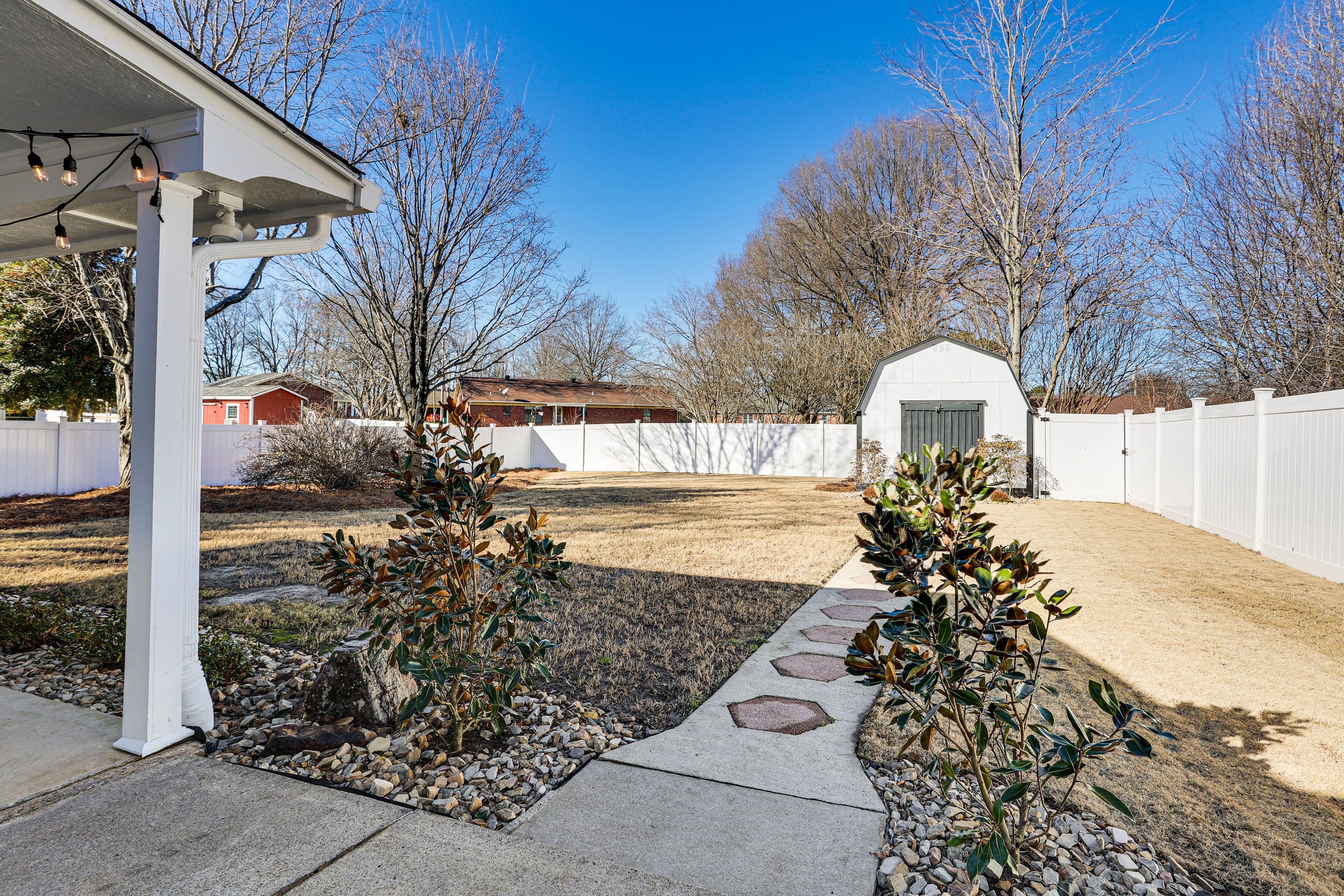 Large Backyard | Fully Fenced