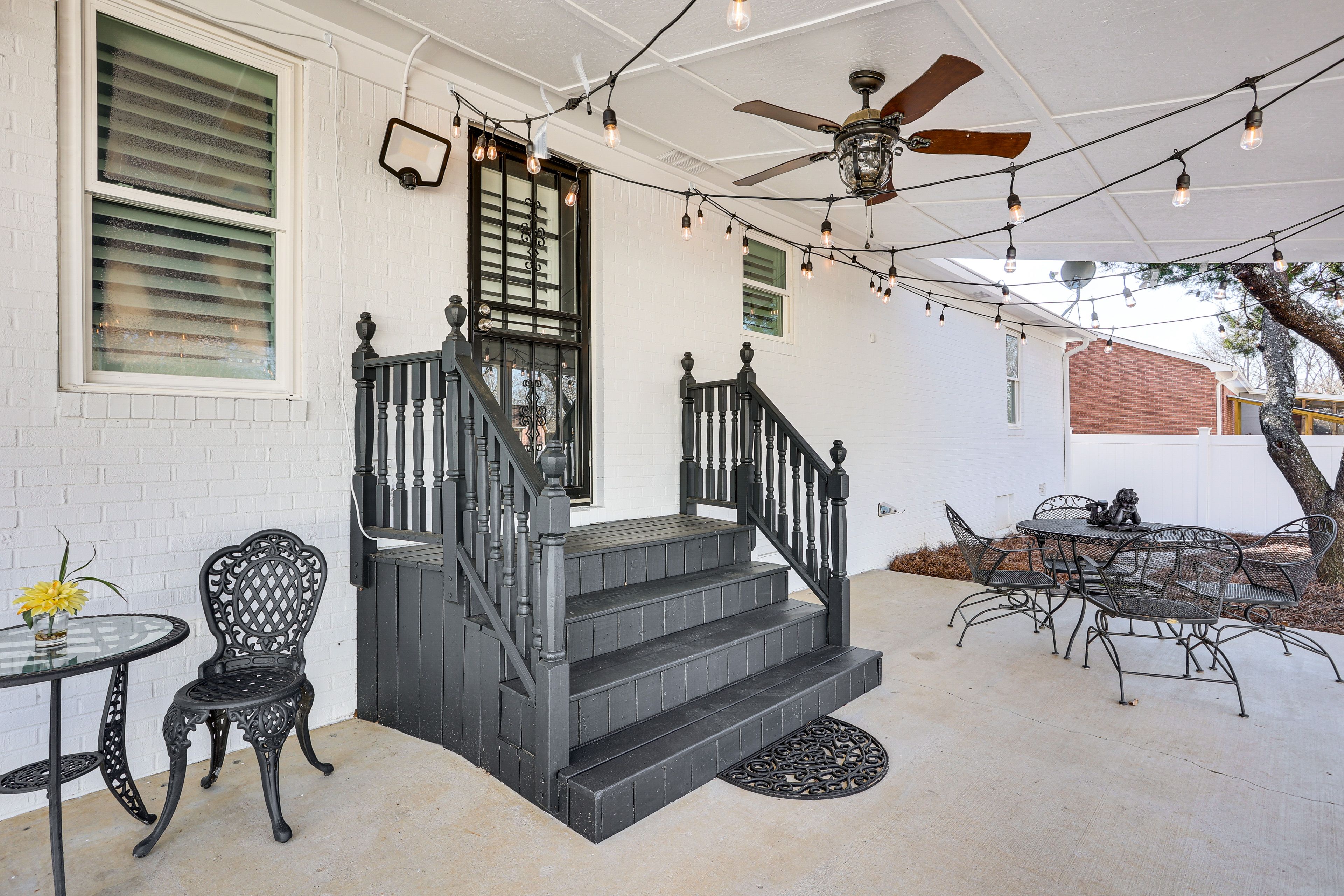 Covered Patio | Gas Grill