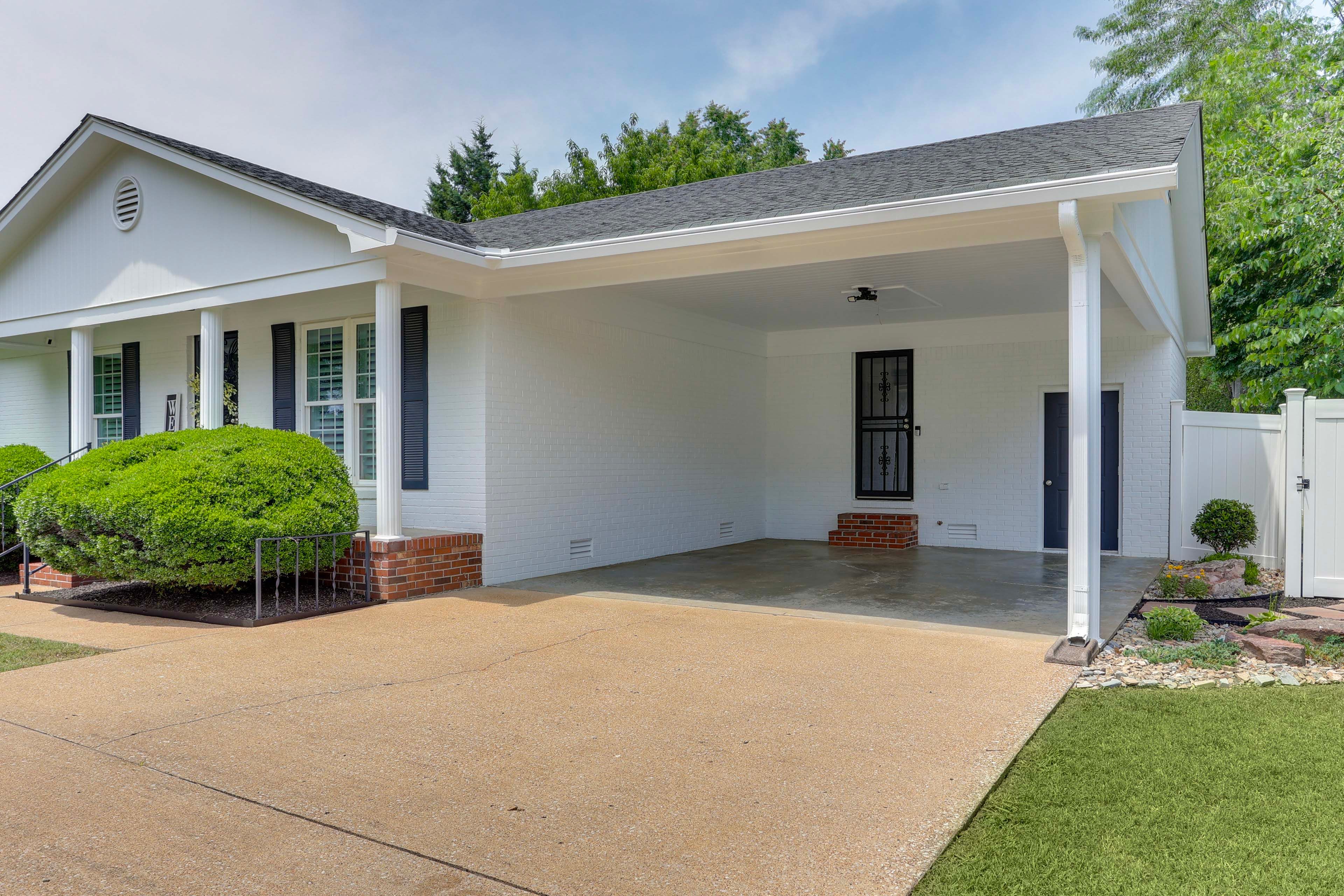 Driveway (2 Vehicles) | Carport (1 Vehicle) | Lawn/Street Parking Prohibited