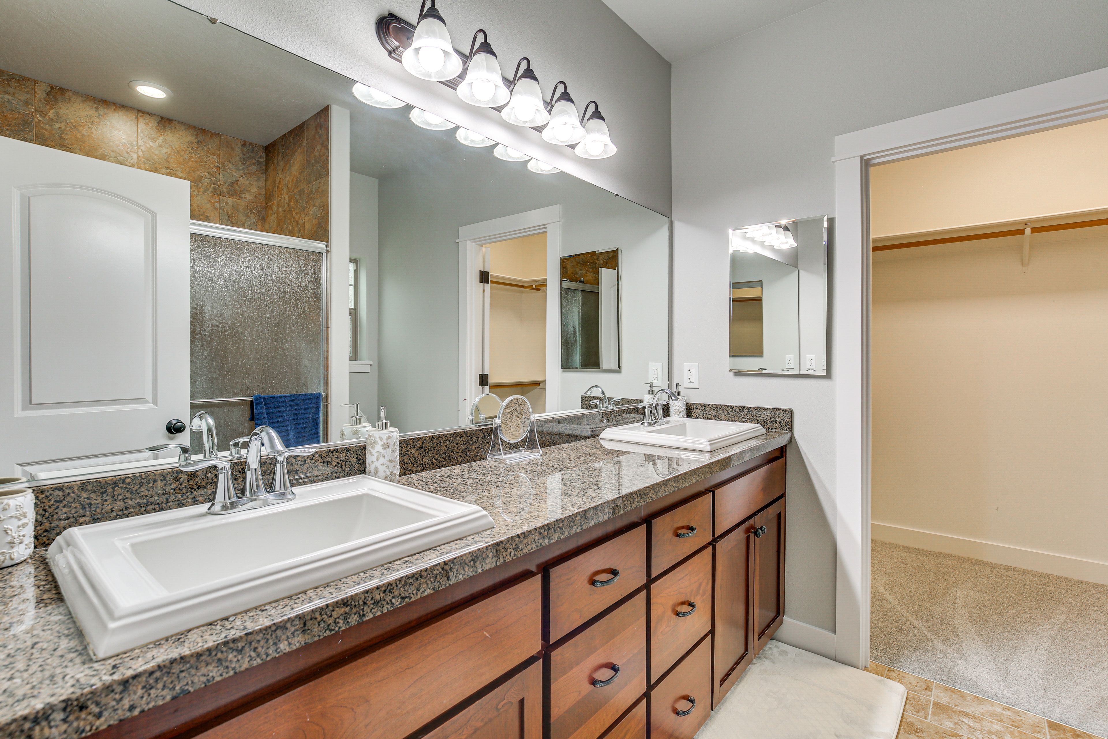 En-Suite Bathroom