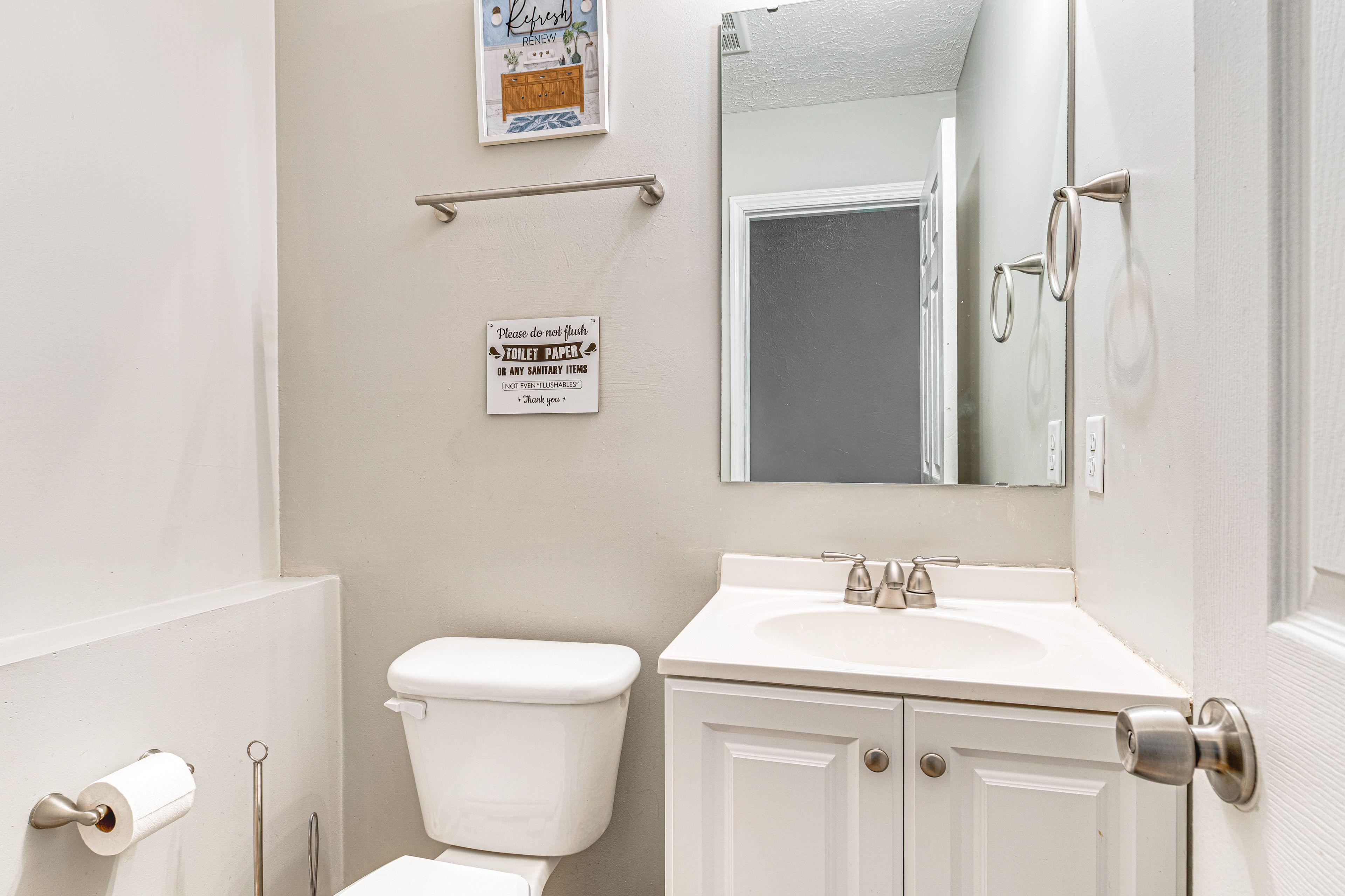 Half Bathroom | Main Level | Complimentary Toiletries | Towels Provided